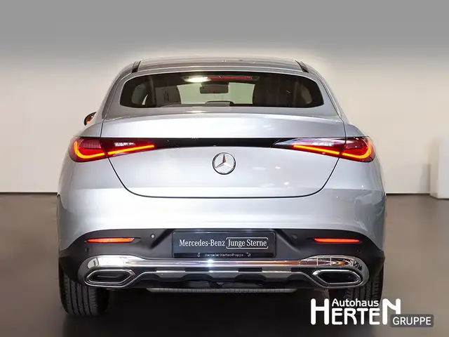Mercedes-Benz GLC view 4