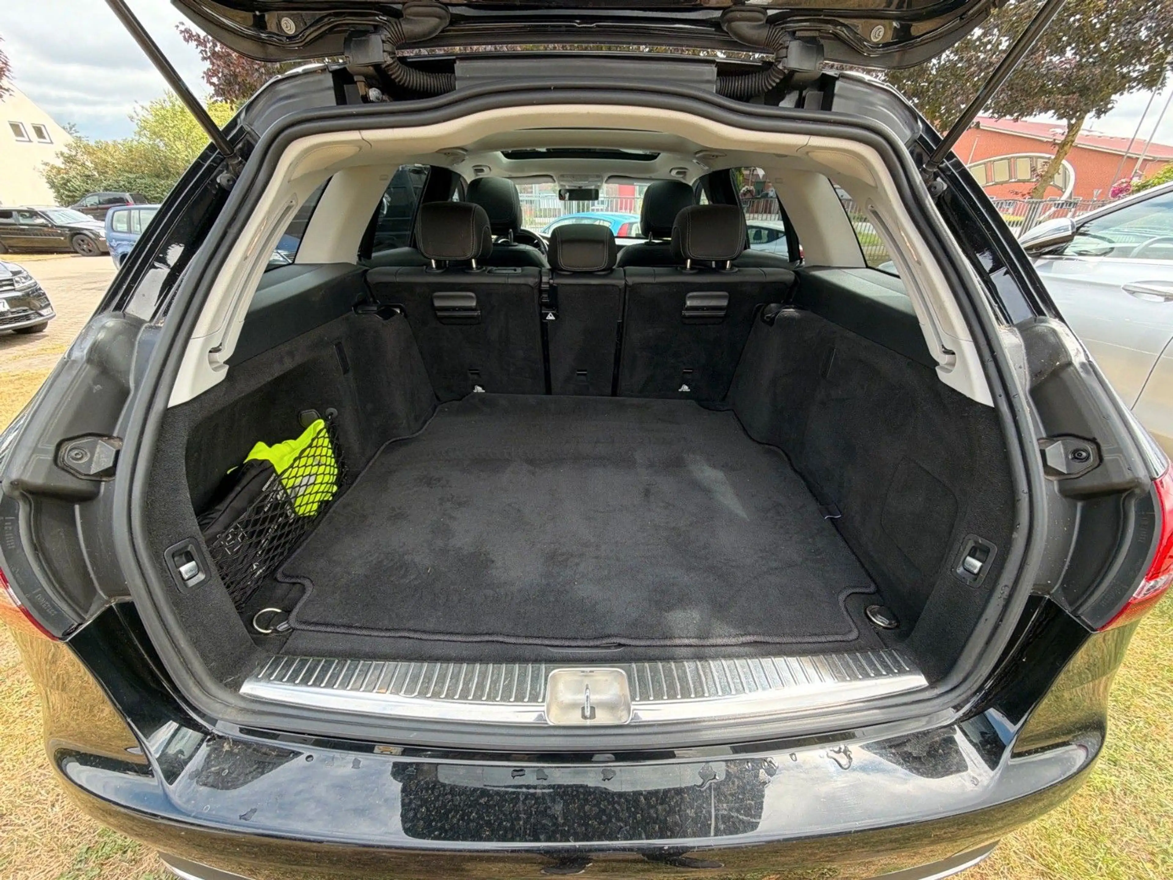 Mercedes-Benz C 200 d T Avantgarde - Burmester,ACC,Pano,LED — photo 18