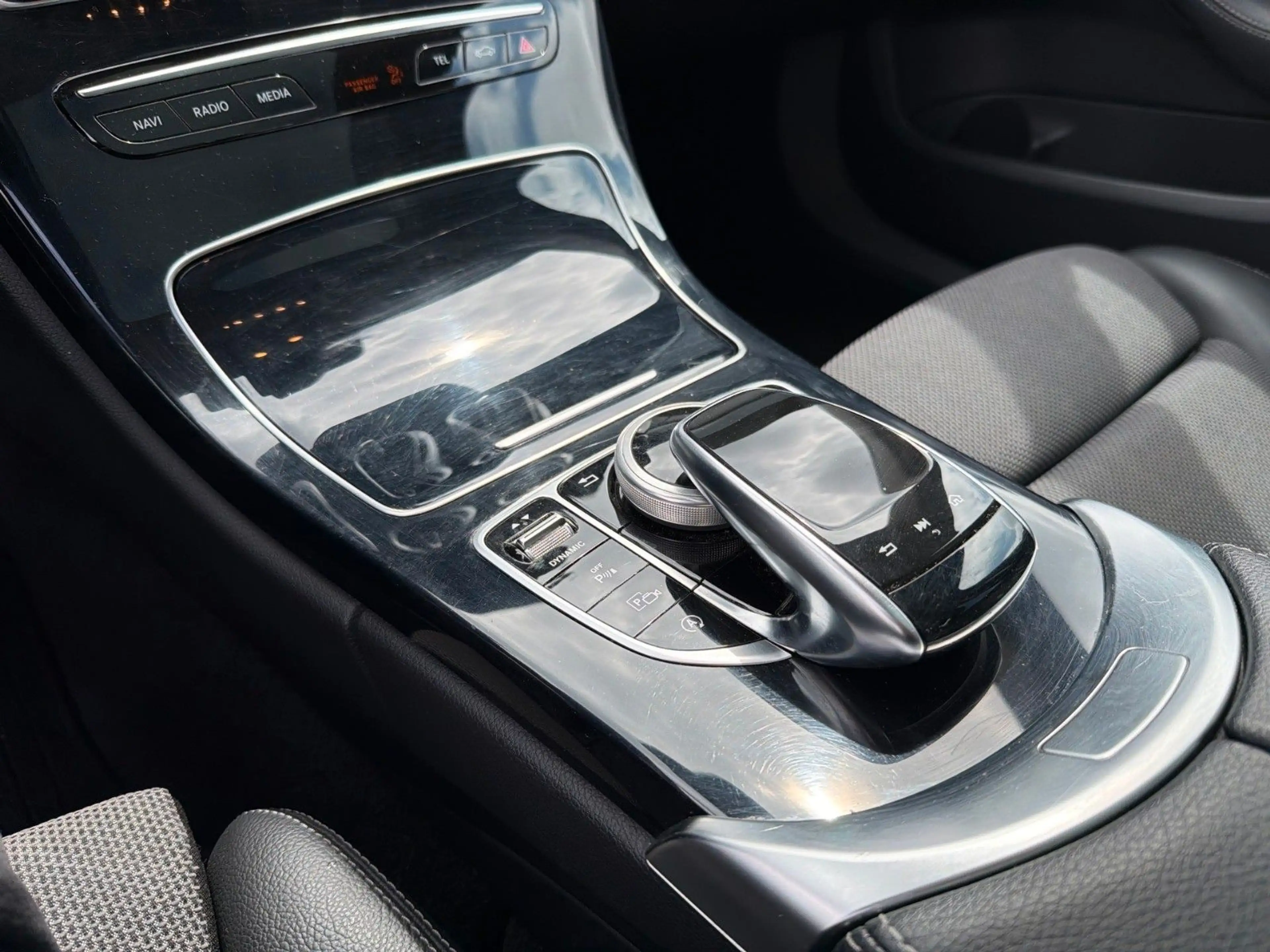Mercedes-Benz C 200 d T Avantgarde - Burmester,ACC,Pano,LED — photo 8
