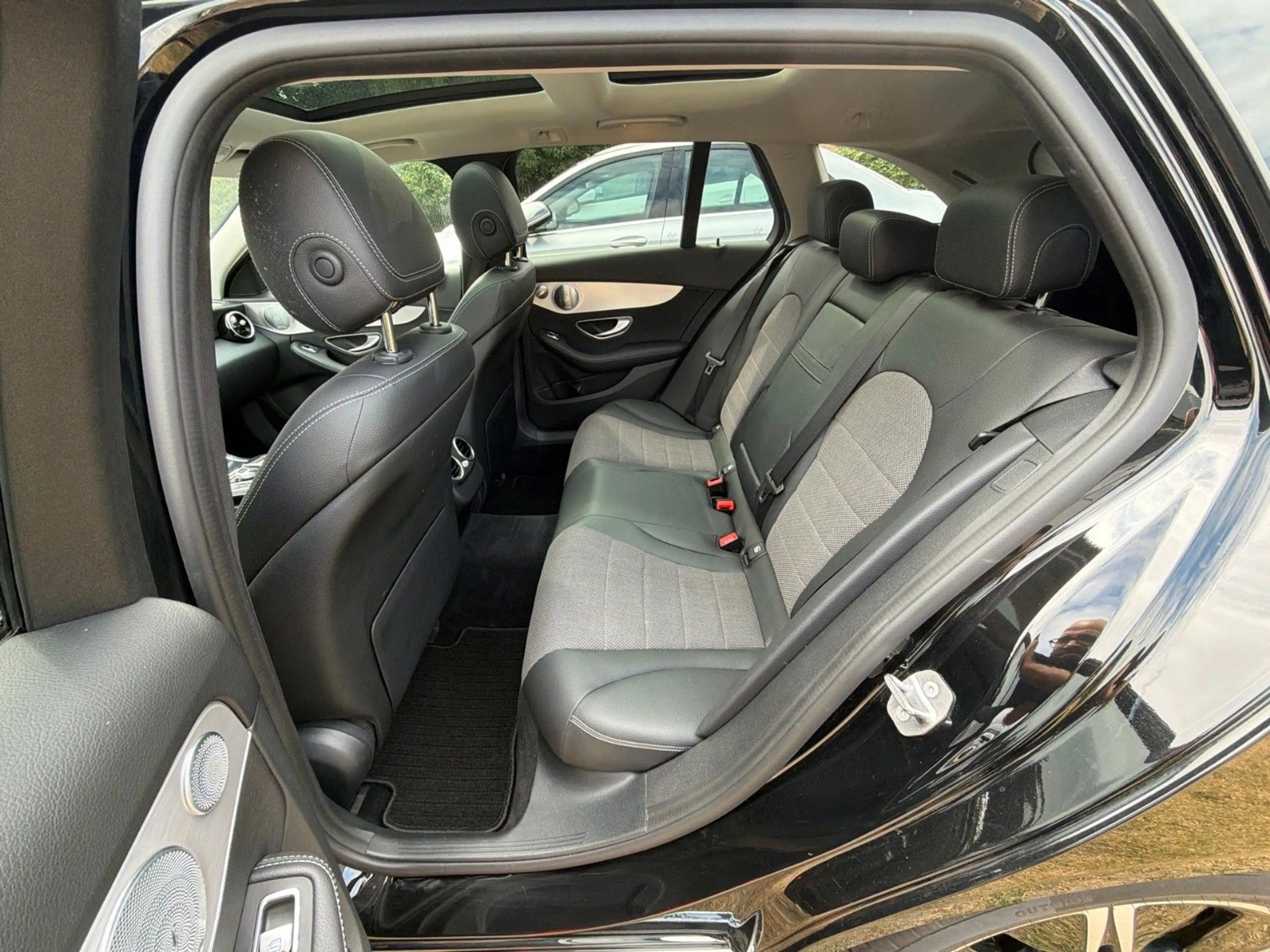 Mercedes-Benz C 200 d T Avantgarde - Burmester,ACC,Pano,LED — photo 16