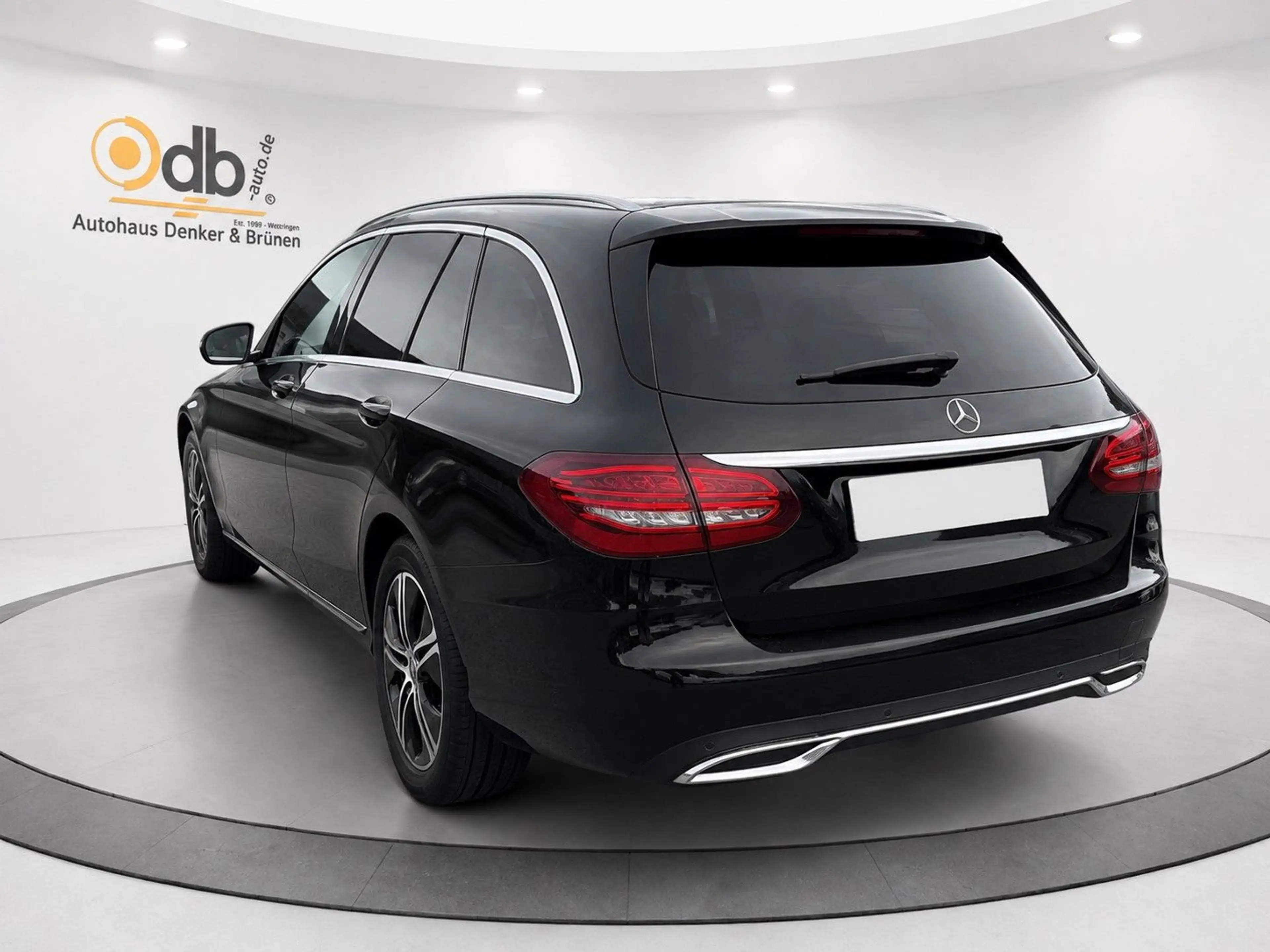 Mercedes-Benz C 200 d T Avantgarde - Burmester,ACC,Pano,LED — photo 2