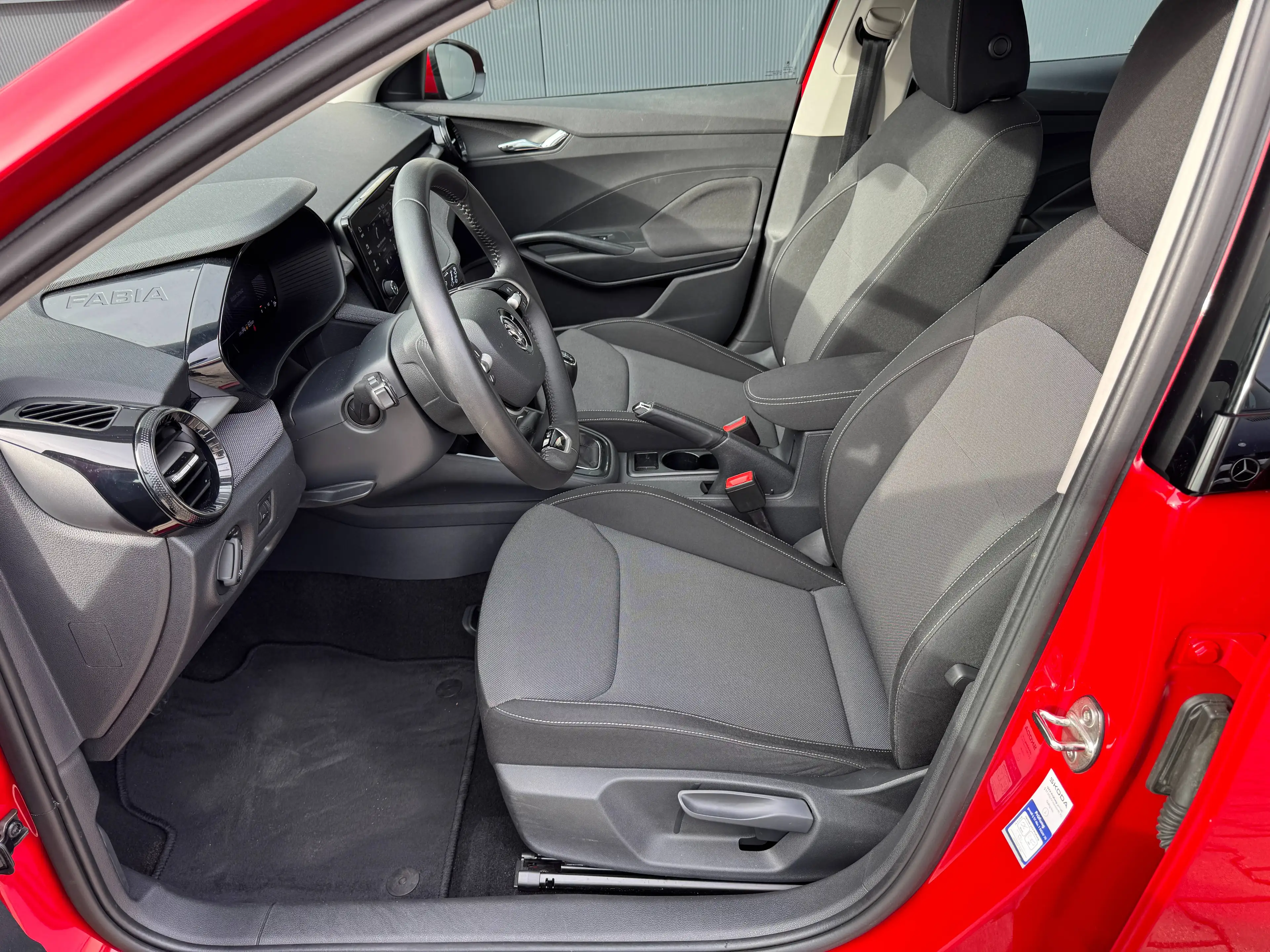 Skoda Fabia Selection 1.0 Klima, PDC, Sitzheizung, LED — photo 12