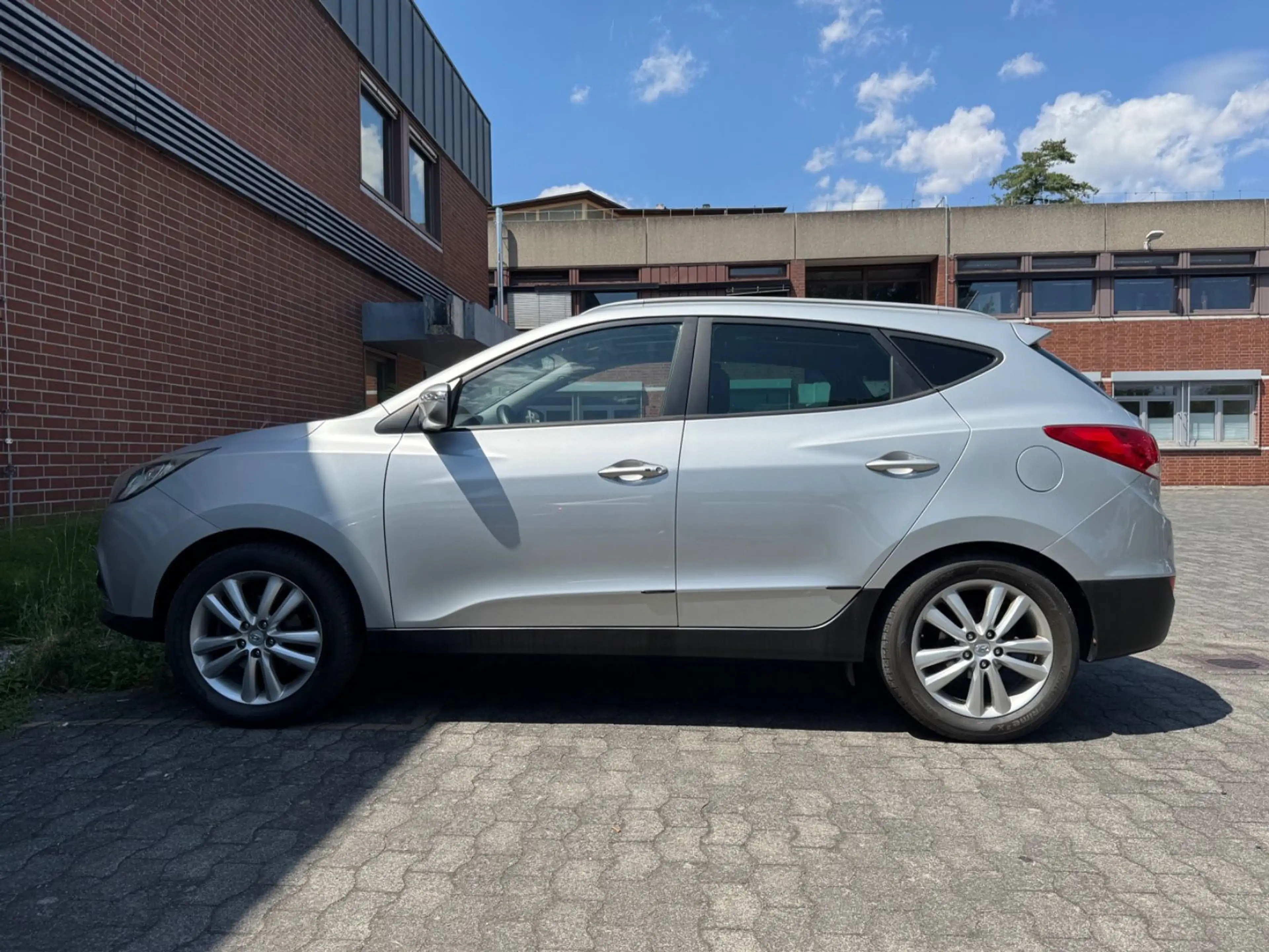 Hyundai iX35 Style 2WD *PANO*KAMERA*NAVI*Bi-XENON* — photo 8