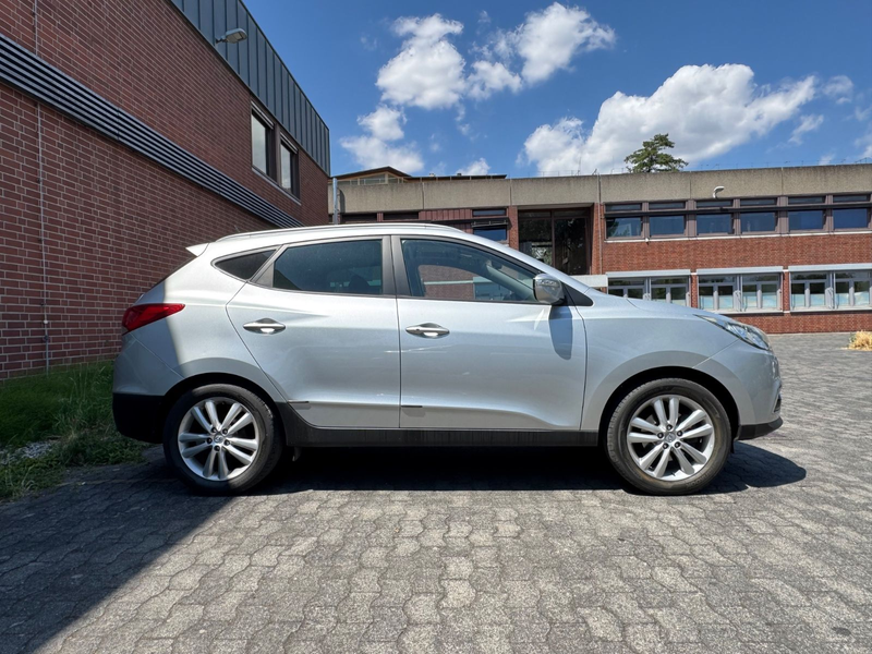 Hyundai iX35 Style 2WD *PANO*KAMERA*NAVI*Bi-XENON* — photo 4
