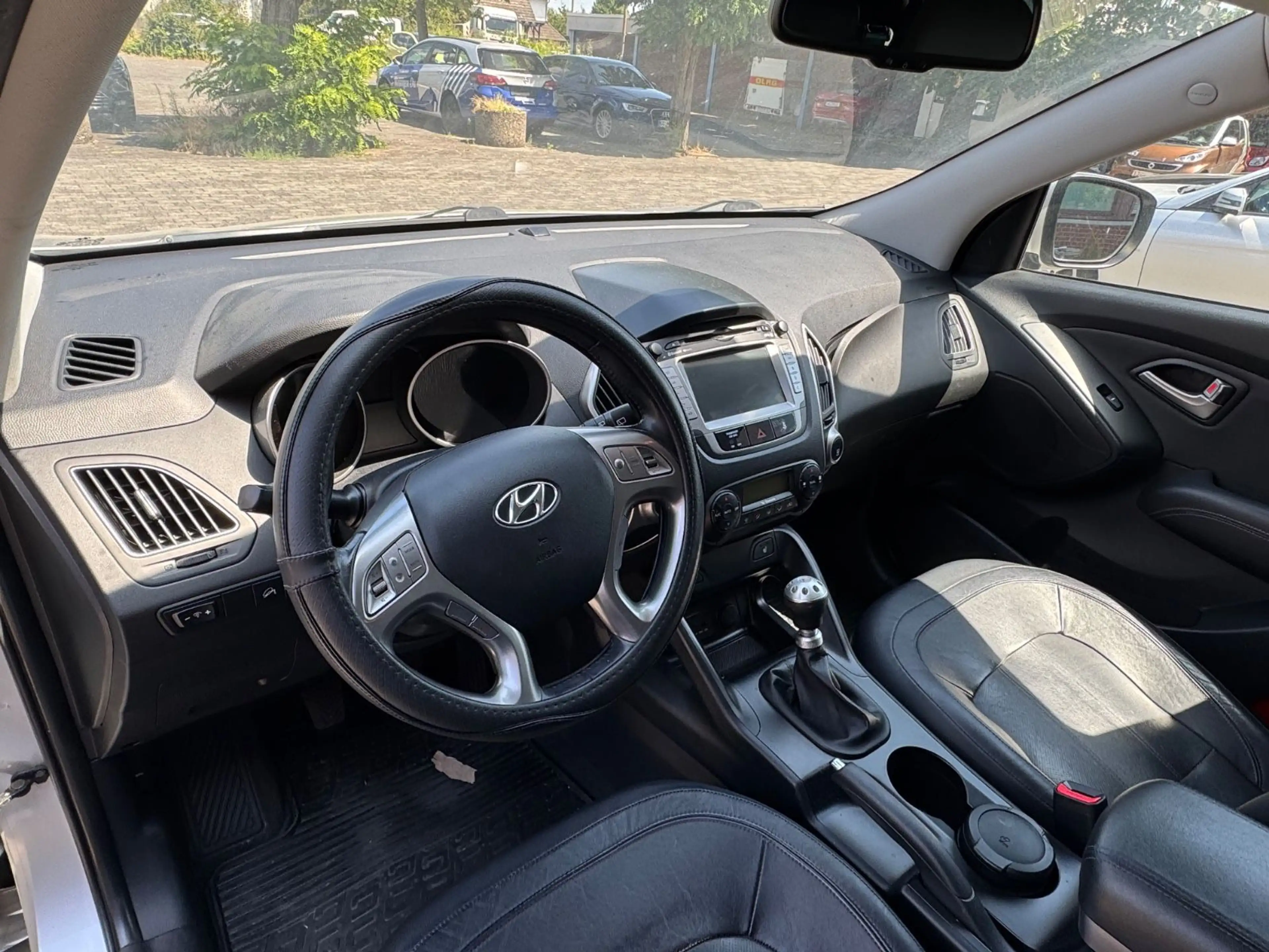 Hyundai iX35 Style 2WD *PANO*KAMERA*NAVI*Bi-XENON* — photo 9