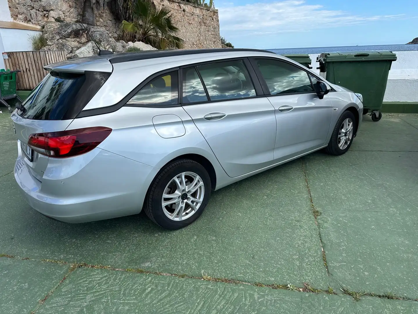 Opel Astra Astra ST 1.6CDTi Innovation Aut. 136 Innovation Plateado - 2