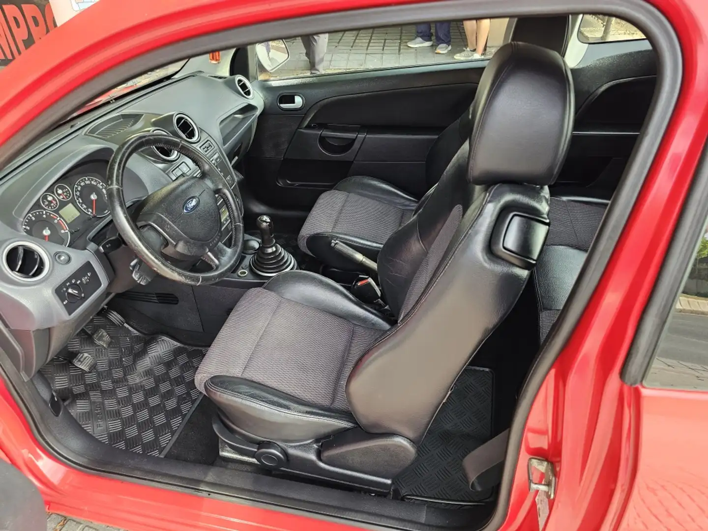 Ford Fiesta 1.6 TDCi Sport Rood - 2