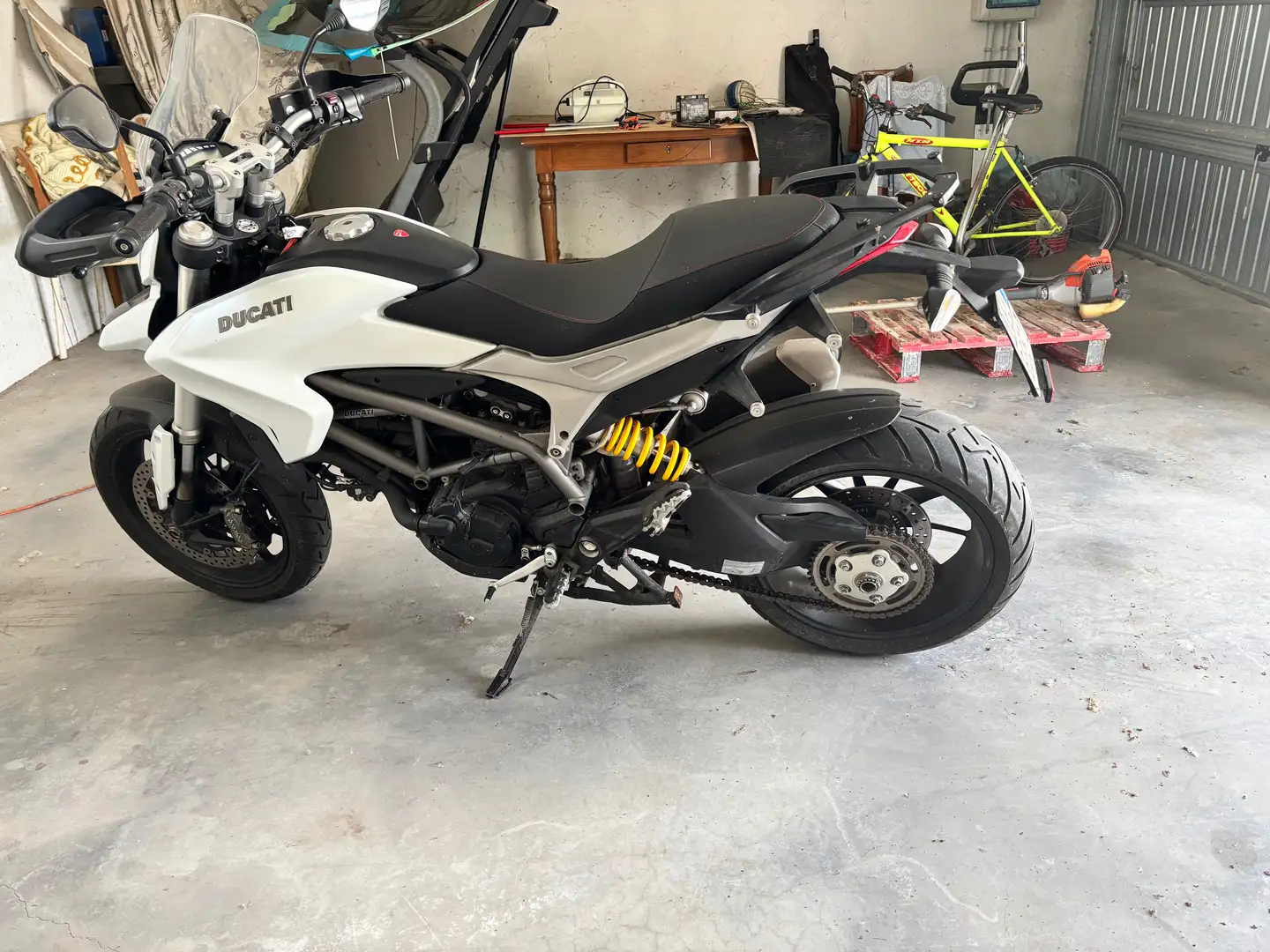 Ducati Hyperstrada 821 Alb - 2