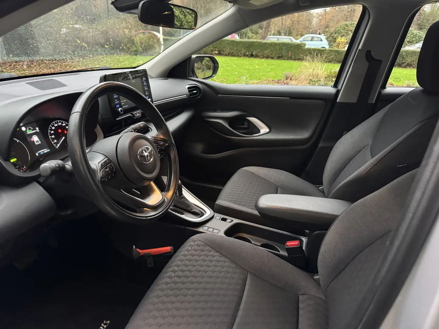 Toyota Yaris 1.5 Hybrid, CarPlay/Android auto Grau - 2