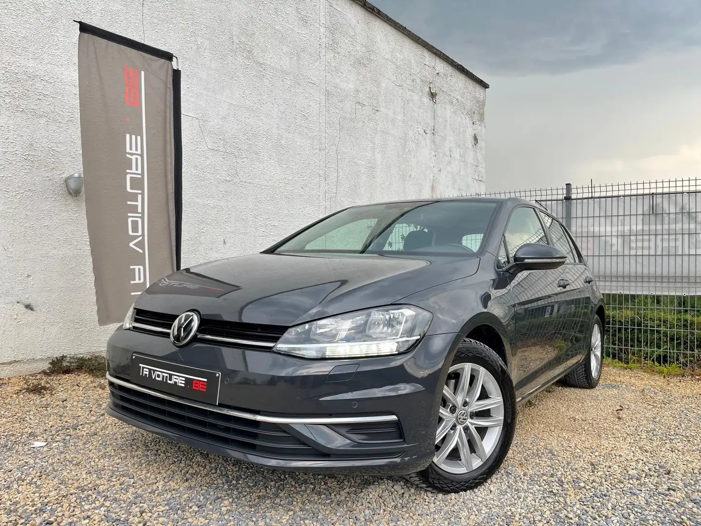 Volkswagen Golf 1.6 TDi Comfortline  NAVI/CARPLAY/SIEGES-CHAUF/PDC Gris - 2
