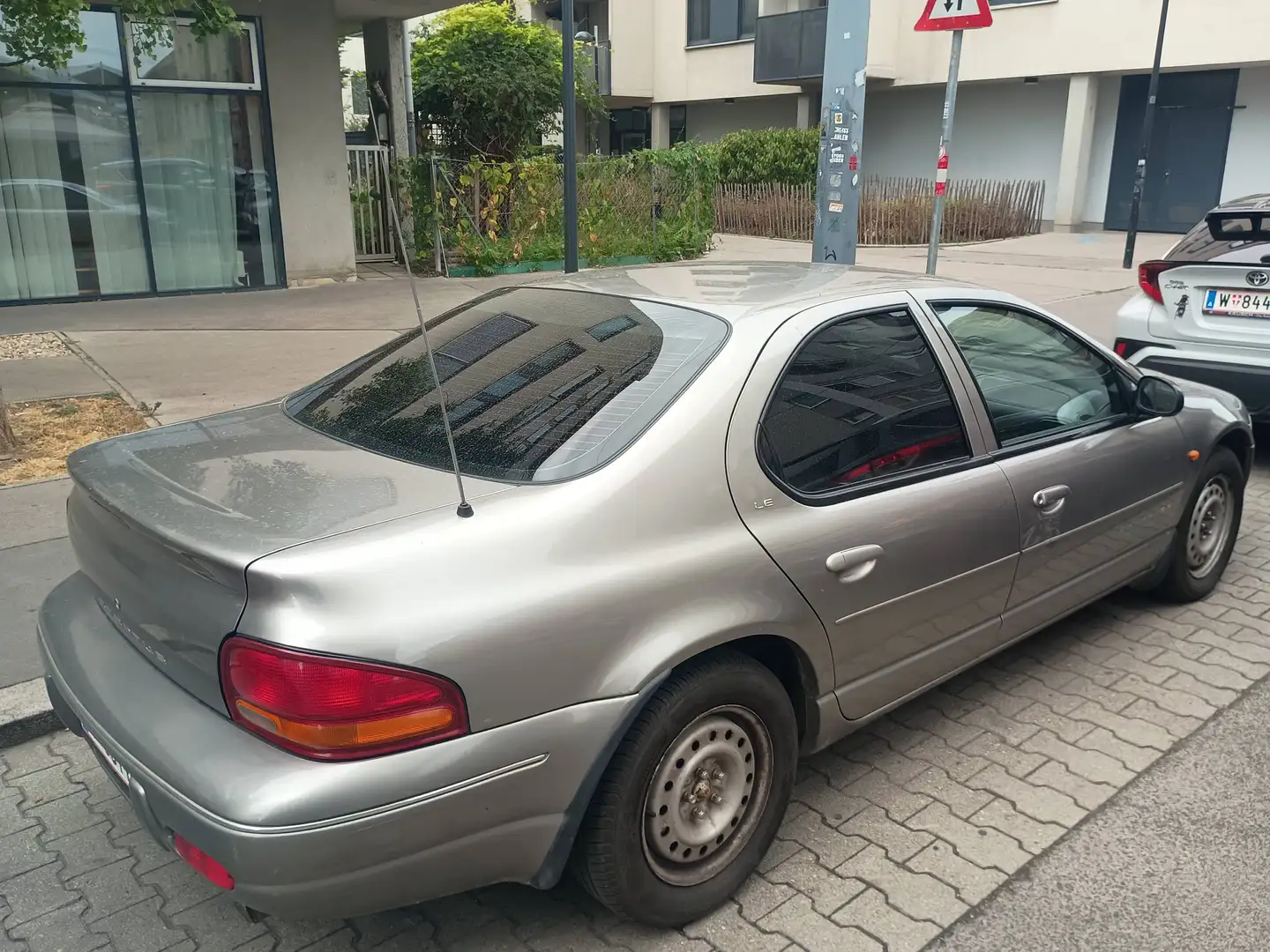 Chrysler Stratus Stratus 2,0 LE ZV Klima 8xSR Pi. 3/27 Bastler Export Grau - 2