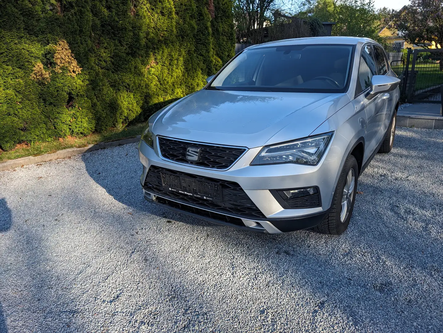 SEAT Ateca 1,4 Style ACT 4WD TSI Silber - 2