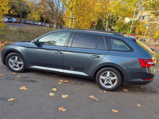 Imagine Skoda Superb Superb Combi 2.0 TDI DSG Style