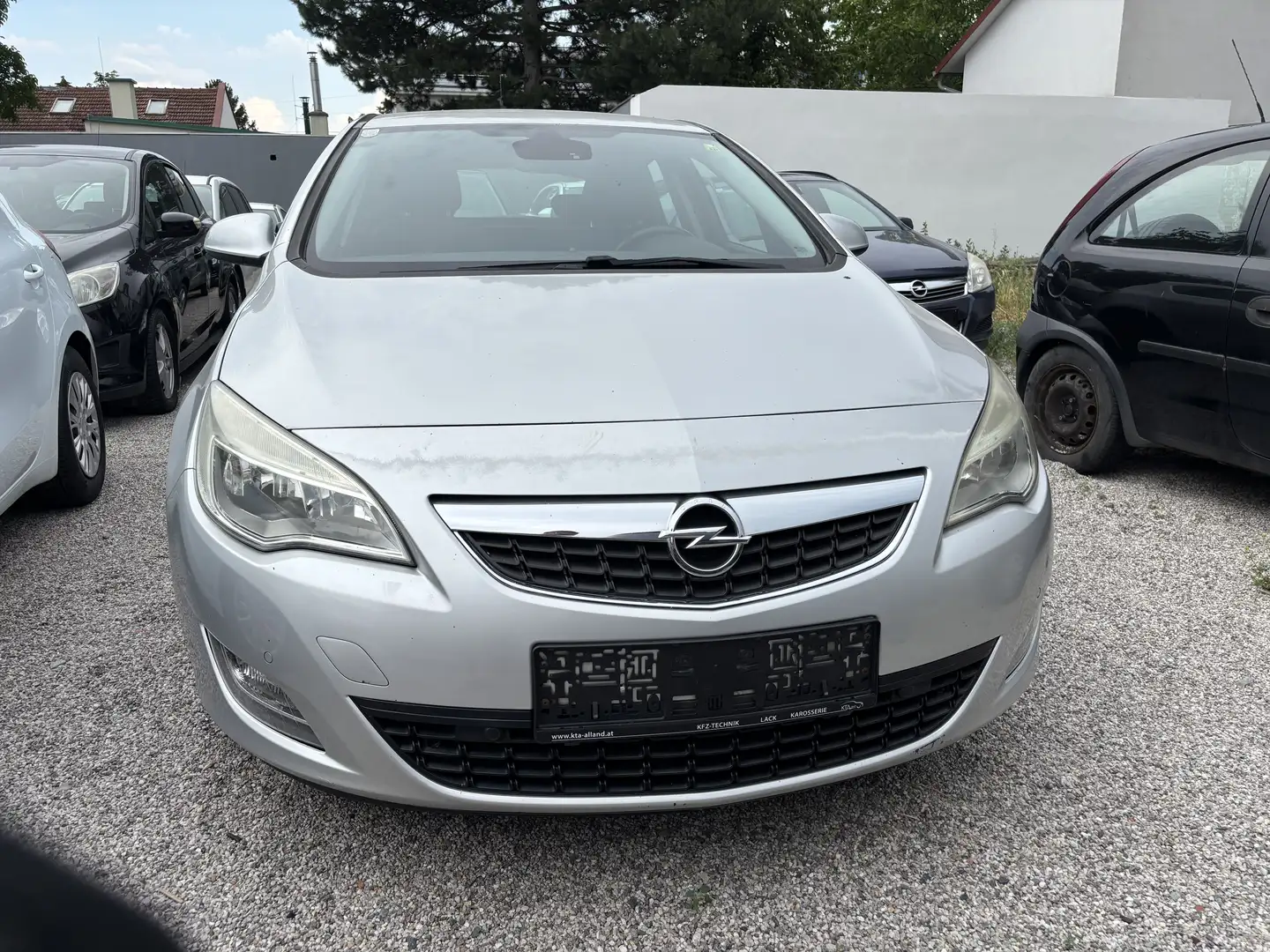 Opel Astra 1,6 Cosmo 116PS keine PICKERL Silber - 1