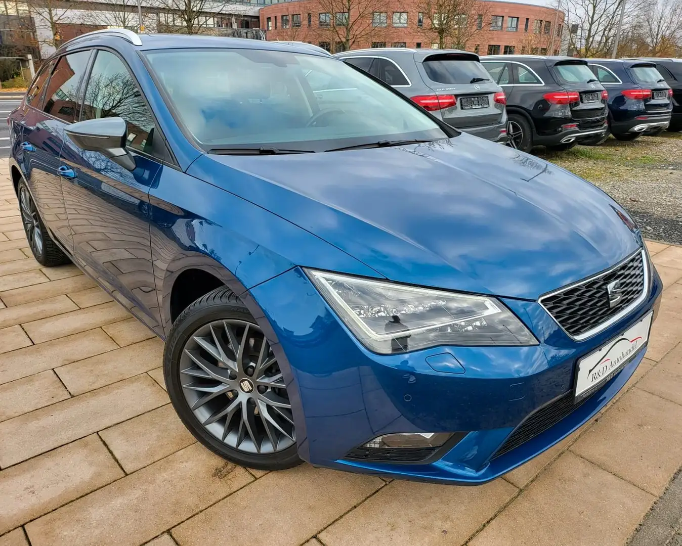 SEAT Leon ST Connect Blau - 2
