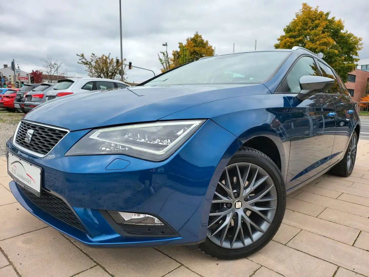 SEAT Leon ST Connect Bleu - 1