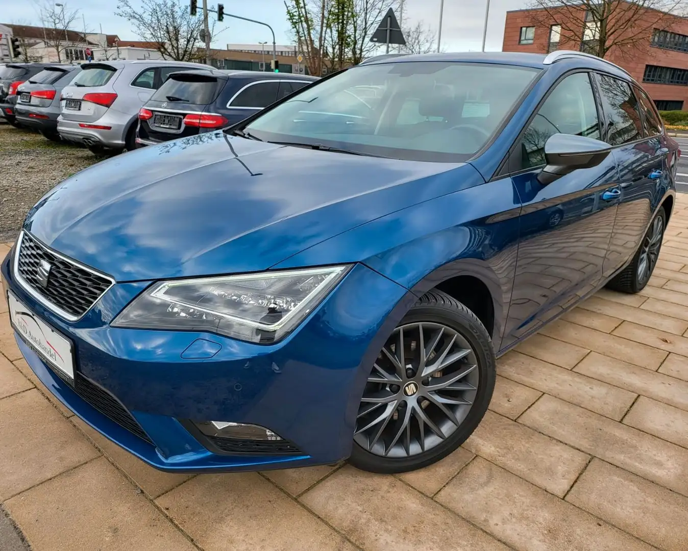 SEAT Leon ST Connect Blau - 1