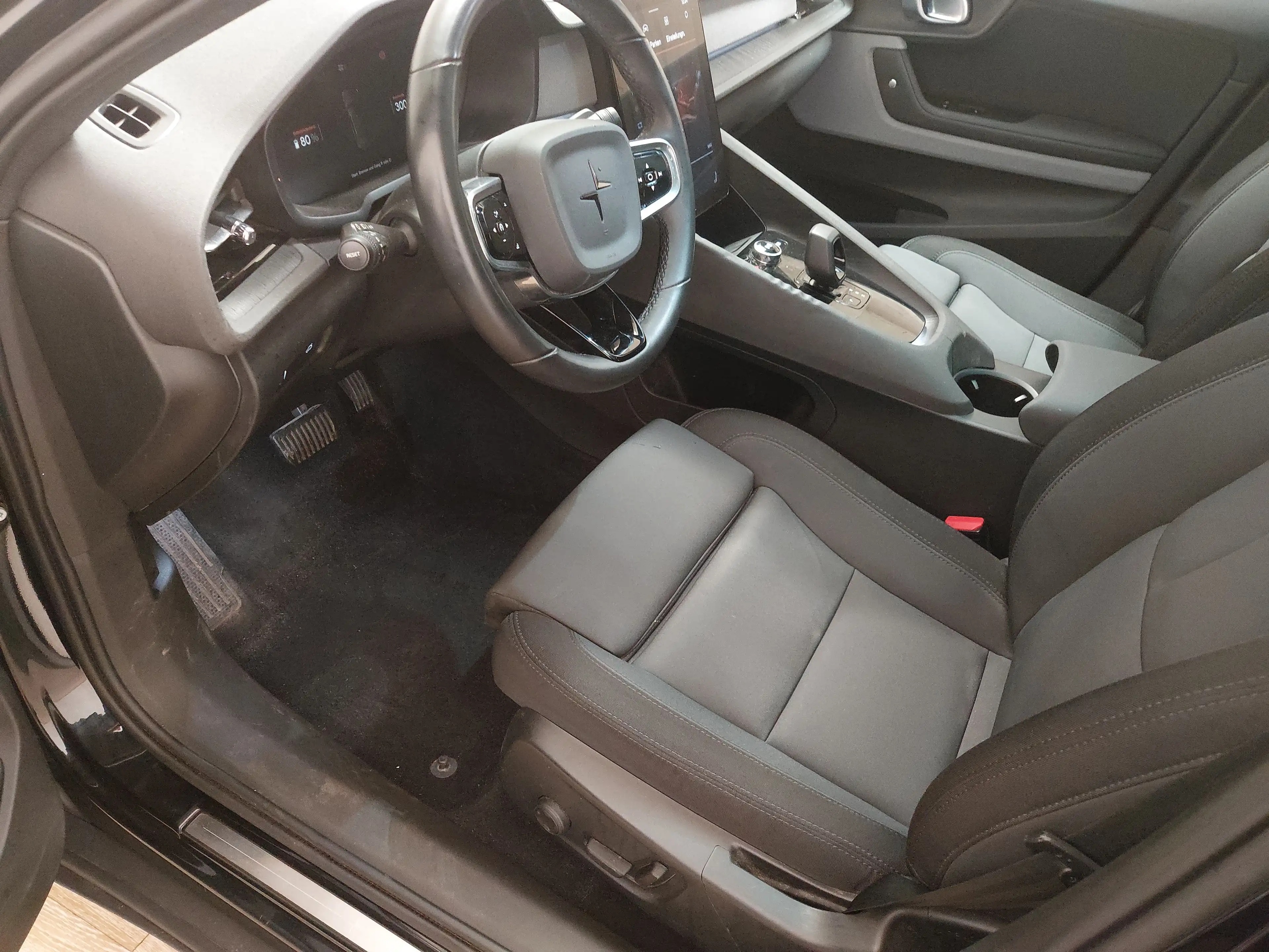 Polestar 2 Long Range Dual Motor Navi LED Pano RFK — photo 6