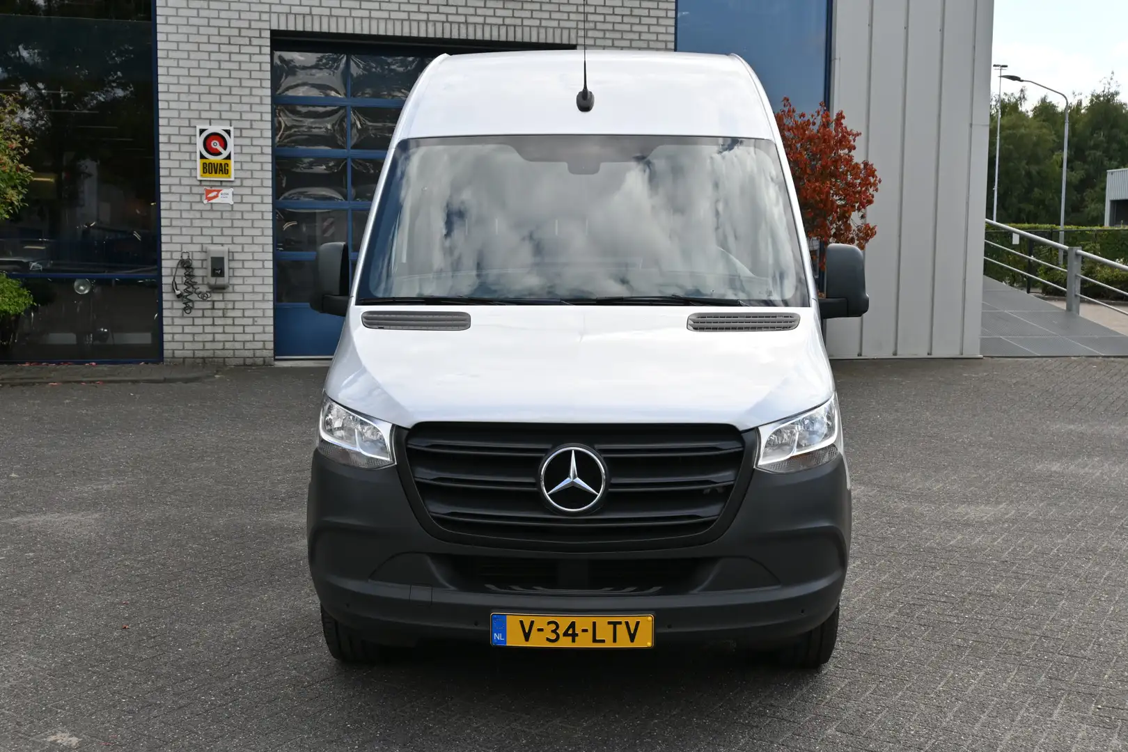 Mercedes-Benz Sprinter 316 CDI L2H2 Geveerde stoel, MBUX met navigatie en Argent - 2