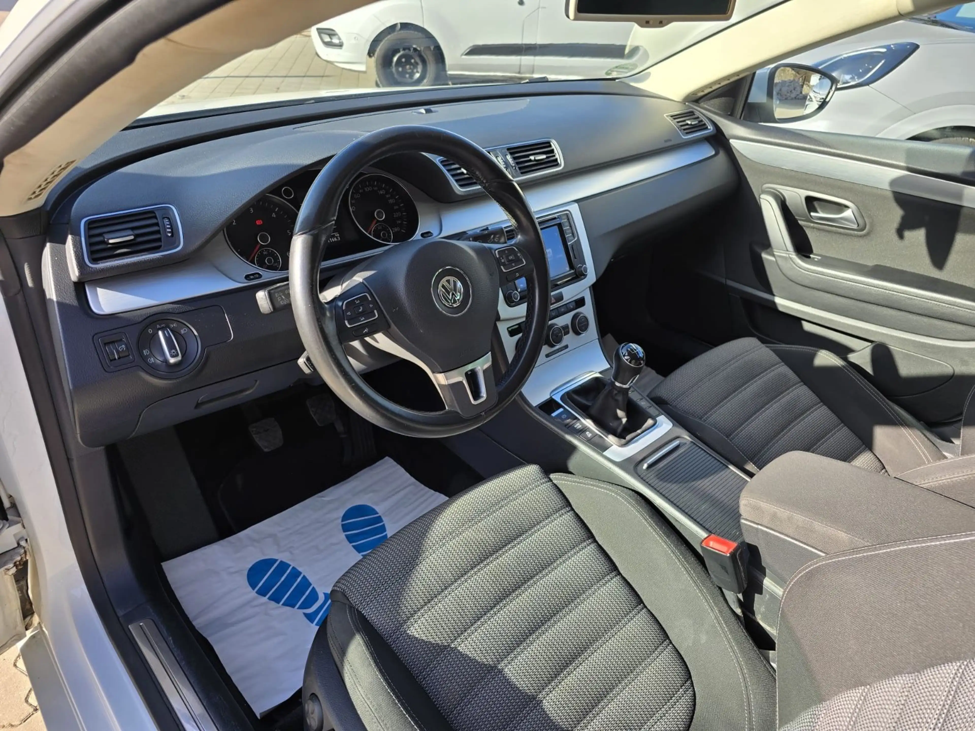 Volkswagen CC Basis BMT — photo 11