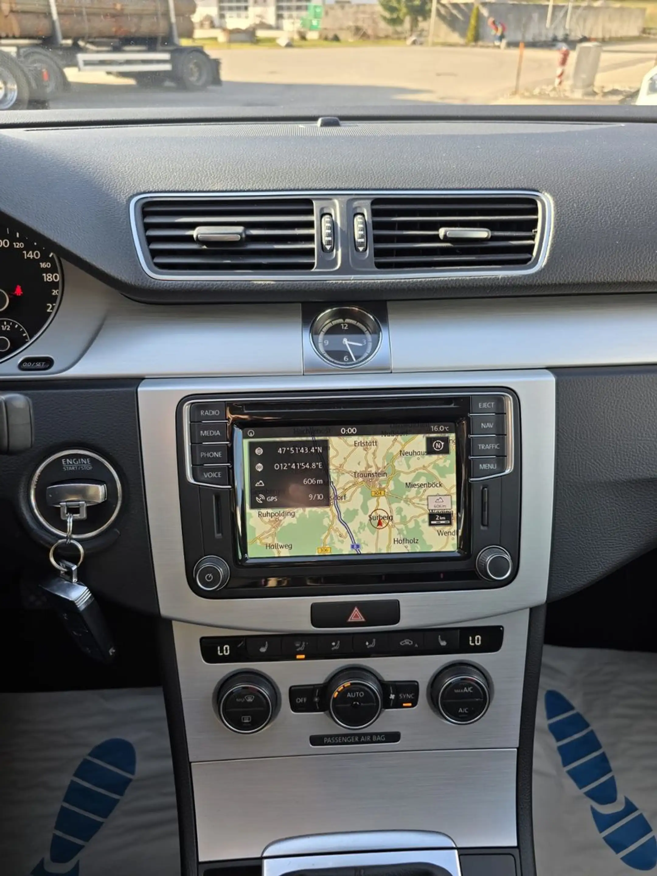 Volkswagen CC Basis BMT — photo 14