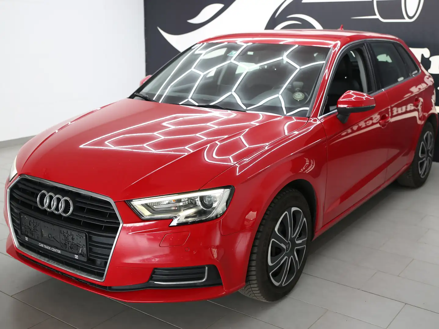 Audi A3 SB 1,6 TDI S-tronic sport Rood - 2