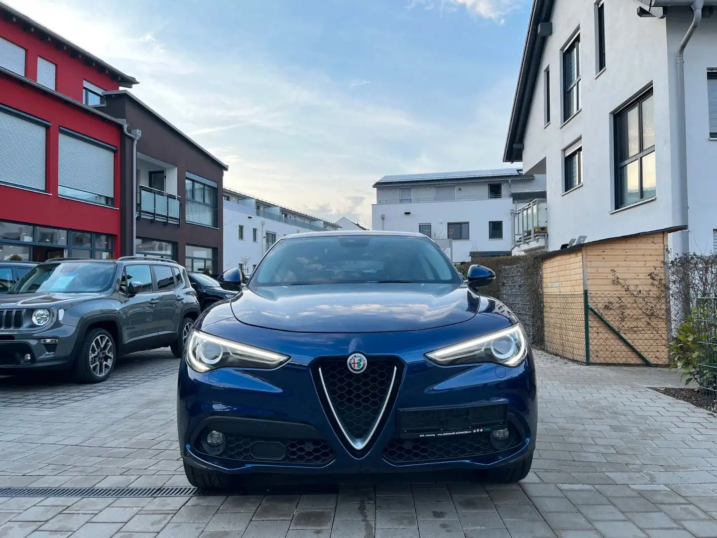 Alfa Romeo Stelvio Super Q4 Navi Bi-Xenon 20" Alu Blau - 2