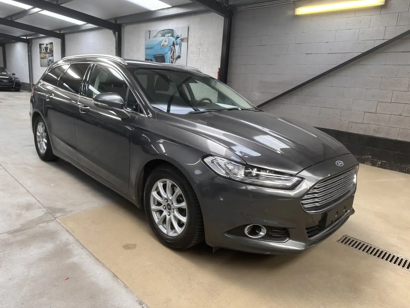 Ford Mondeo Mondeo Turnier 1.5 TDCi Titanium Grijs - 1