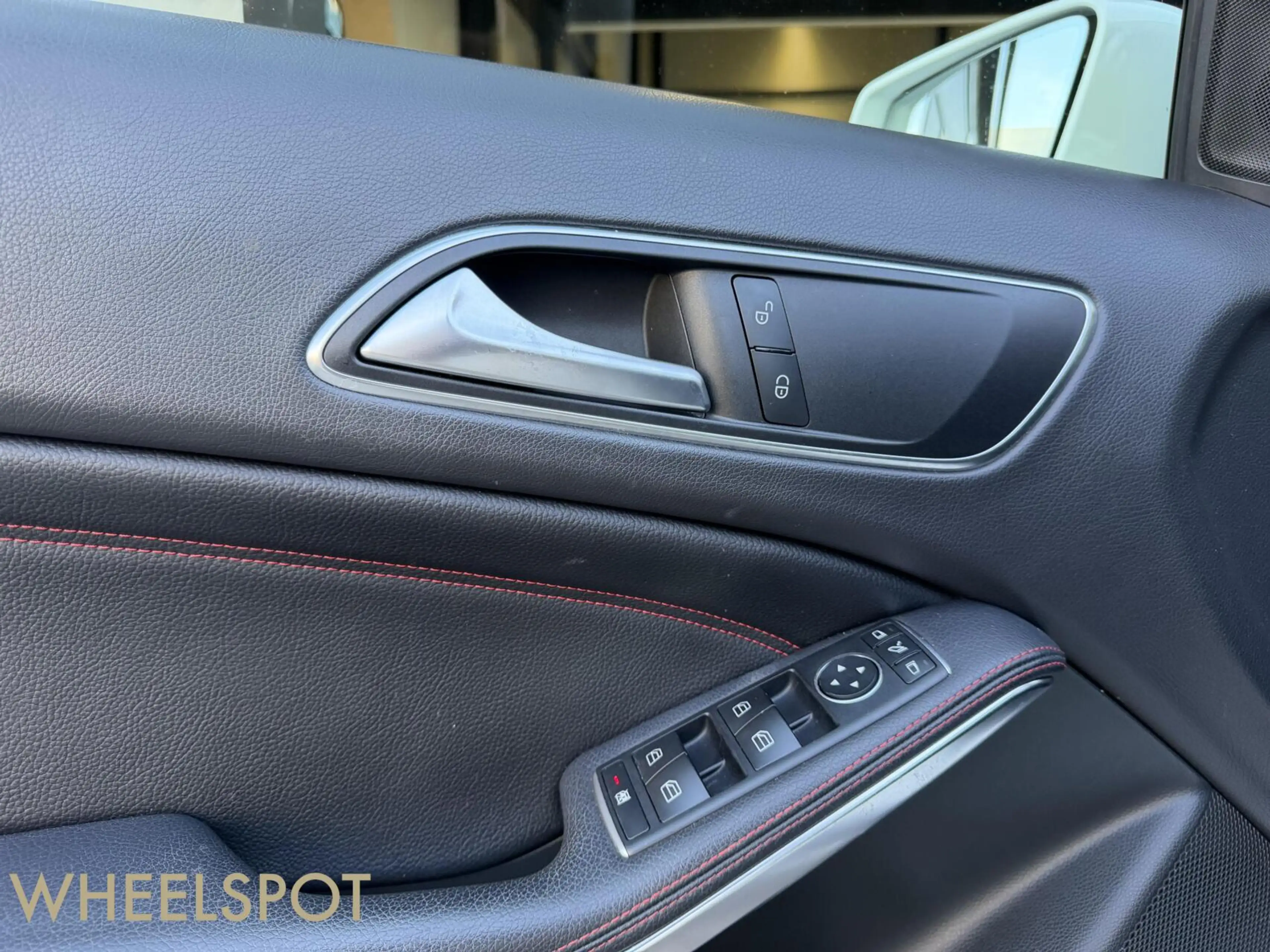 Mercedes-Benz GLA 250 4Matic AMG|Pano|Keyless|19 Inch|Camera — photo 12