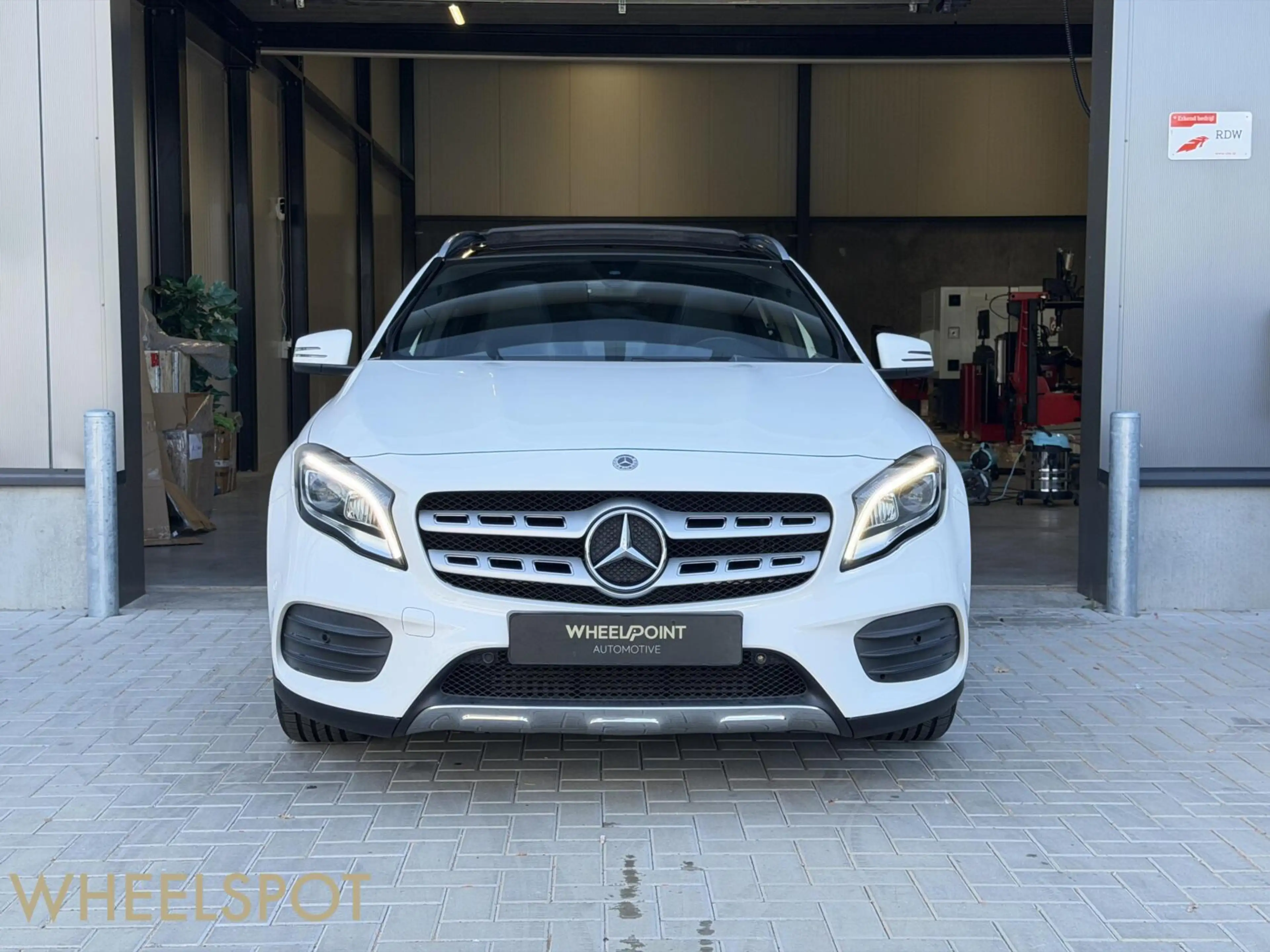 Mercedes-Benz GLA 250 4Matic AMG|Pano|Keyless|19 Inch|Camera — photo 4