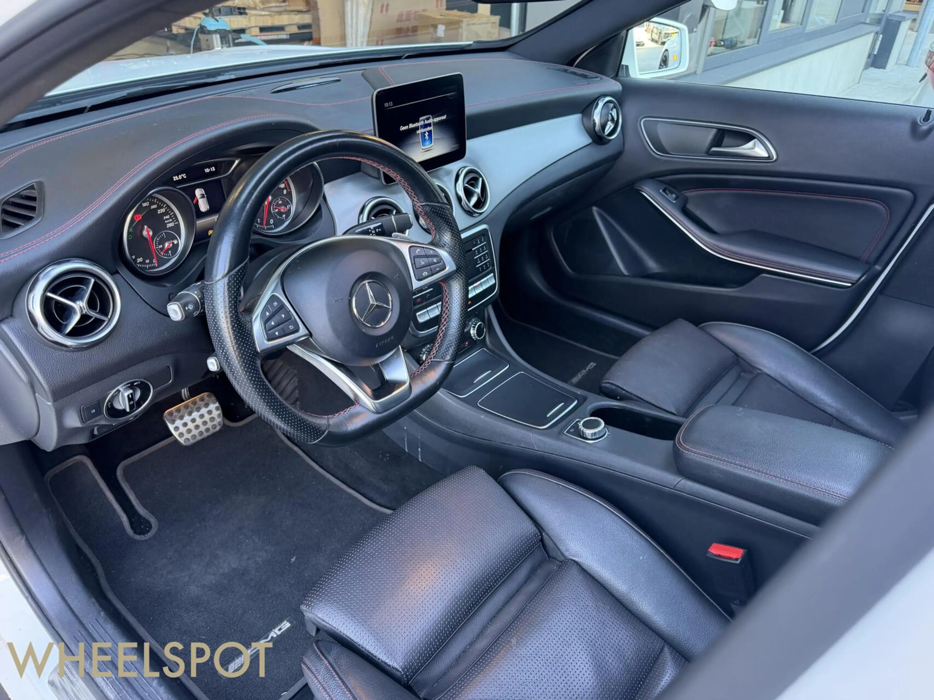 Mercedes-Benz GLA 250 4Matic AMG|Pano|Keyless|19 Inch|Camera — photo 11