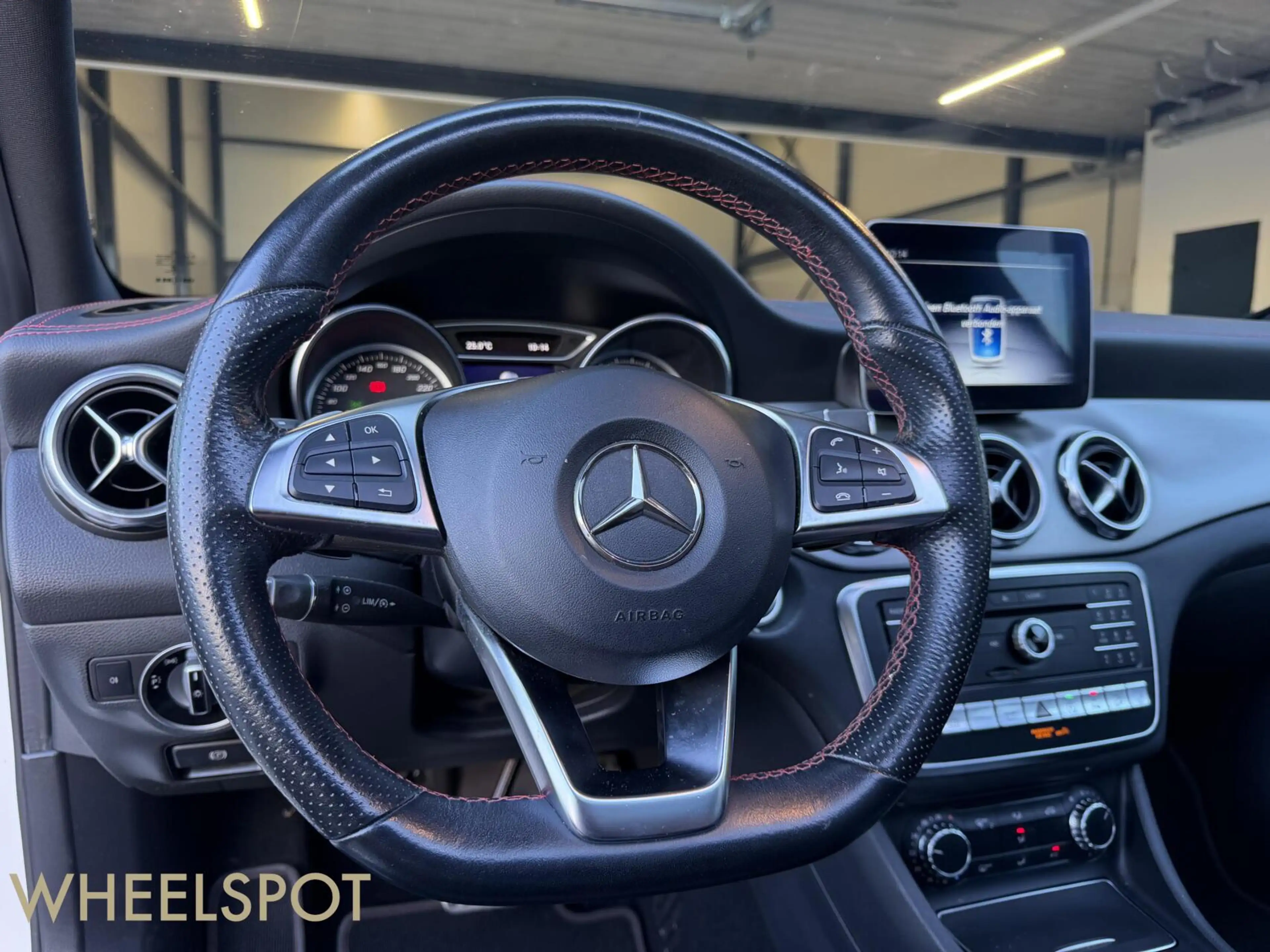 Mercedes-Benz GLA 250 4Matic AMG|Pano|Keyless|19 Inch|Camera — photo 14