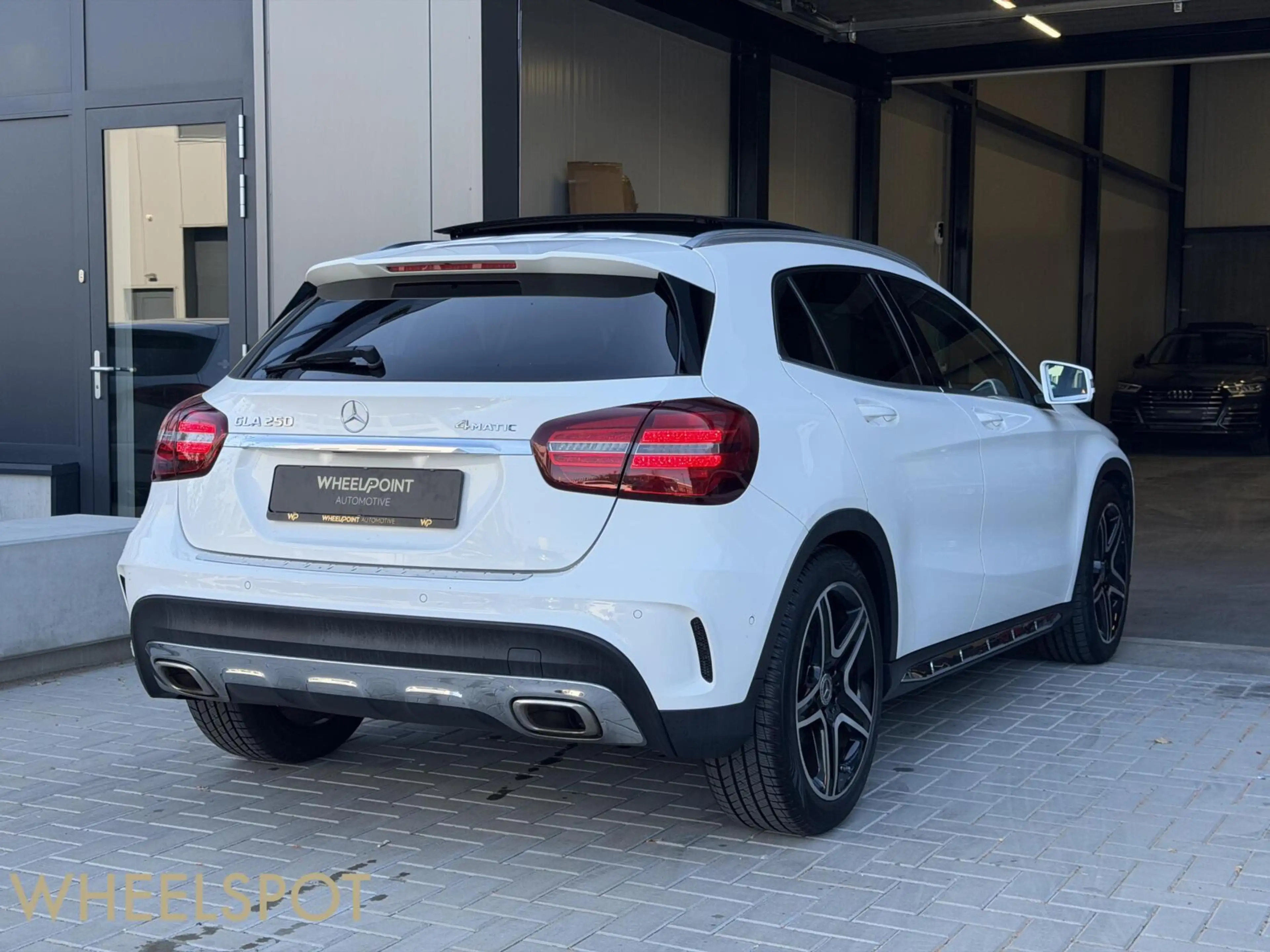 Mercedes-Benz GLA 250 4Matic AMG|Pano|Keyless|19 Inch|Camera — photo 10