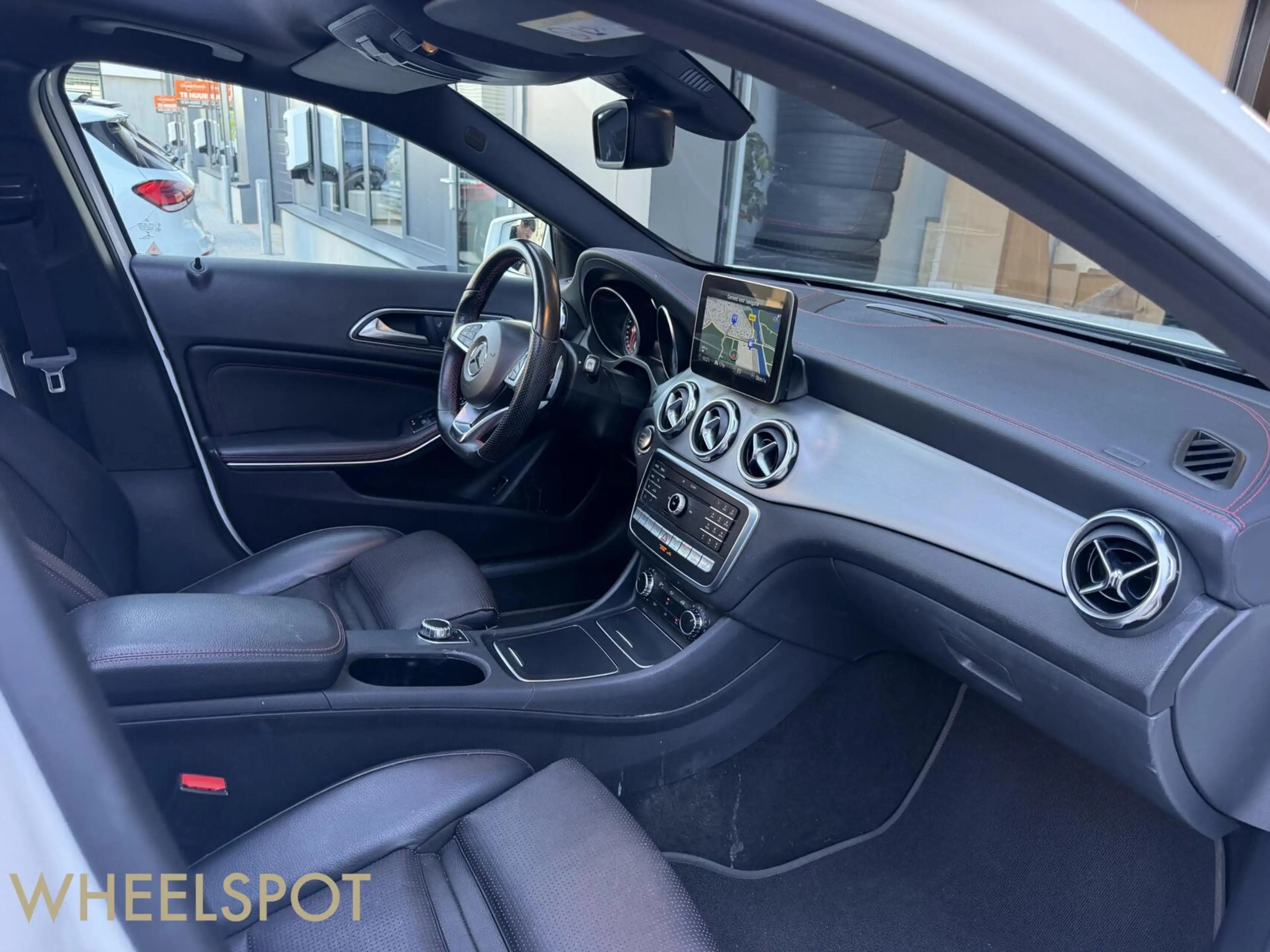 Mercedes-Benz GLA 250 4Matic AMG|Pano|Keyless|19 Inch|Camera — photo 15