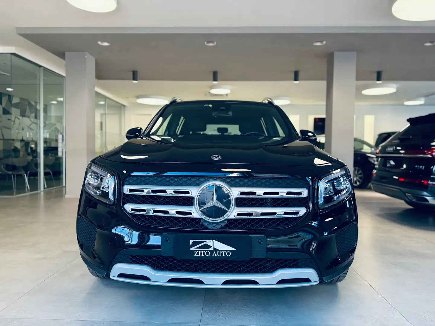 Mercedes-Benz GLB 180 d Sport auto Zwart - 2