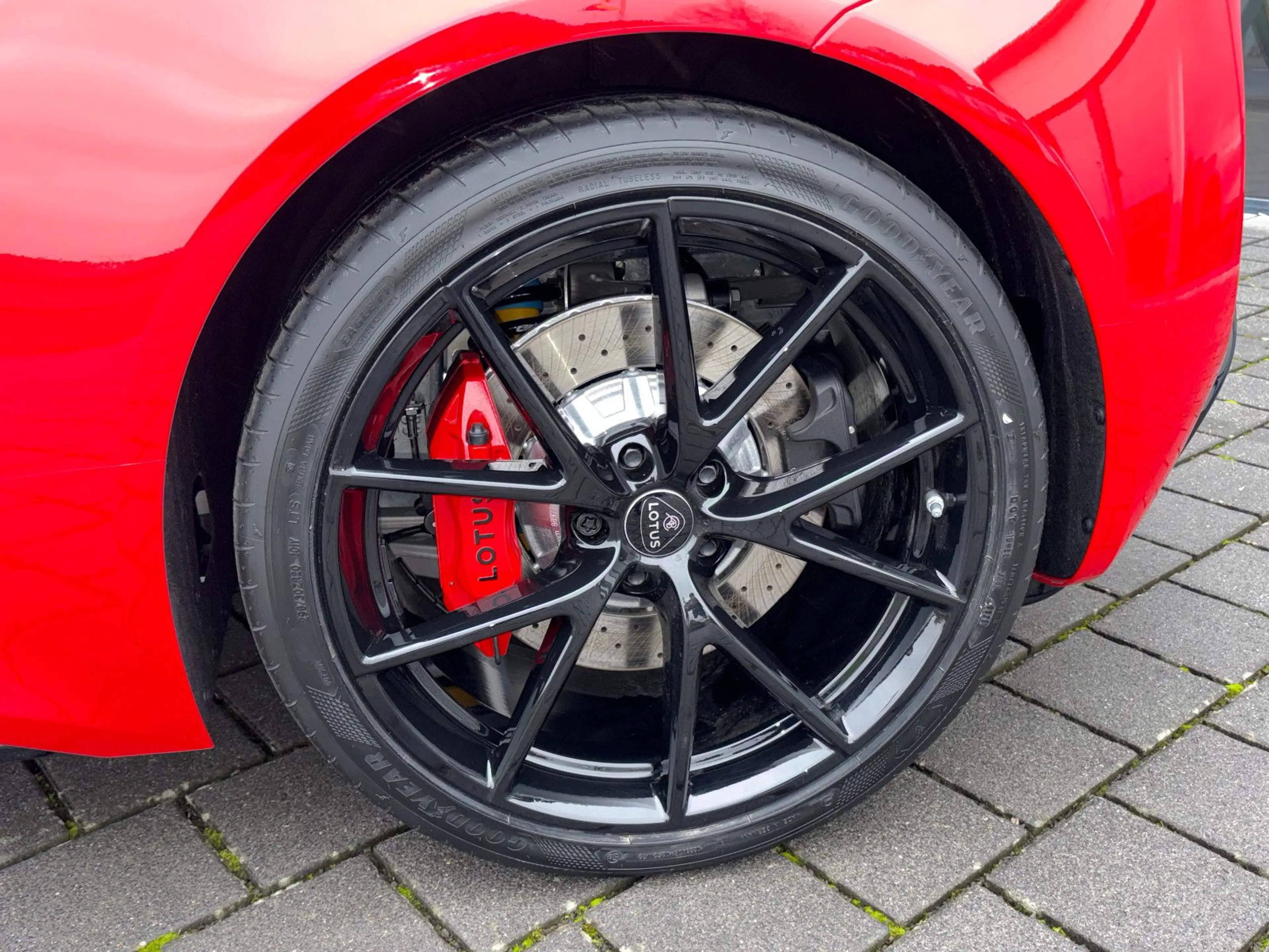 Lotus Emira V6 SE, Lotus am Ring by Komo-Tec GmbH — photo 4