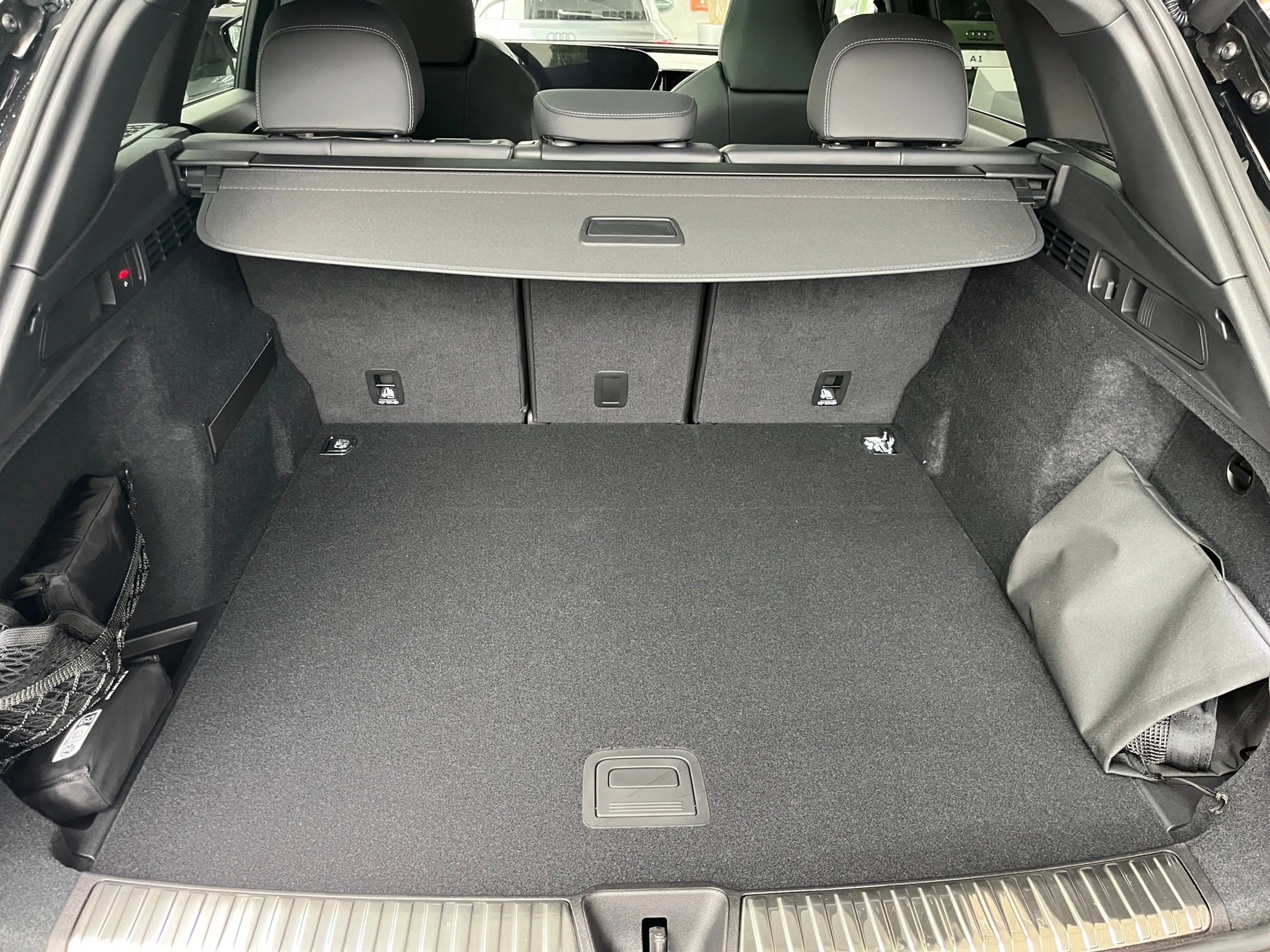 Audi SQ5 SUV TFSI 376PS,AHK,PANO,StHz,NAVI,PDC,KAMERA,MATRI — photo 8