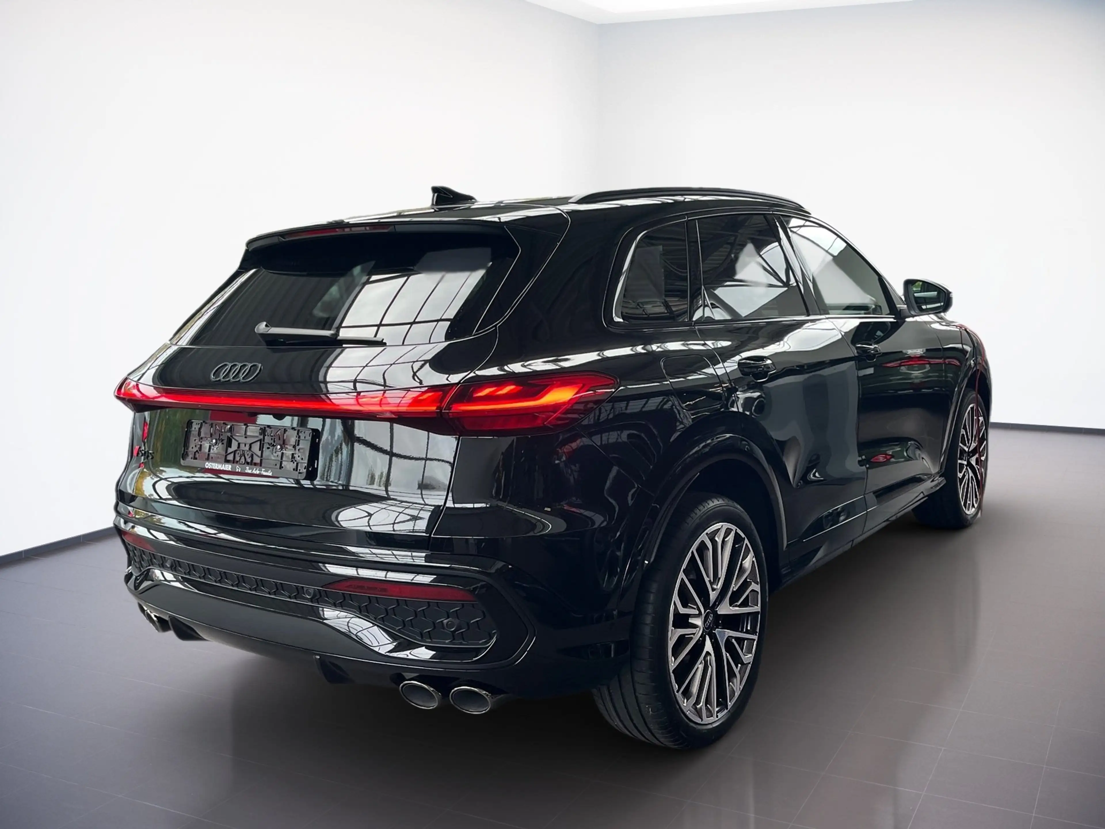 Audi SQ5 SUV TFSI 376PS,AHK,PANO,StHz,NAVI,PDC,KAMERA,MATRI — photo 4