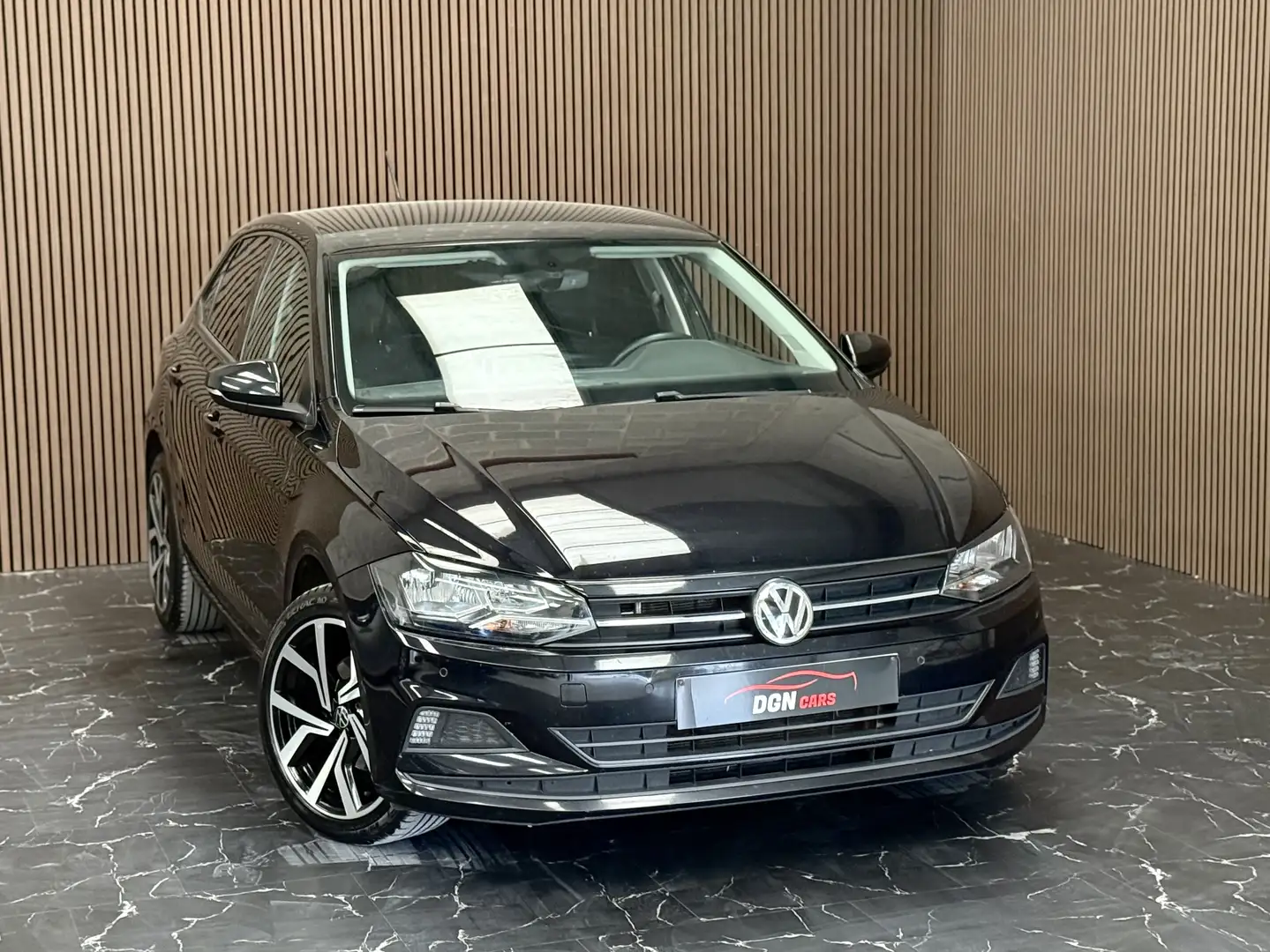 Volkswagen Polo 1.6 TDi SCR * JANTES GTi * Zwart - 2