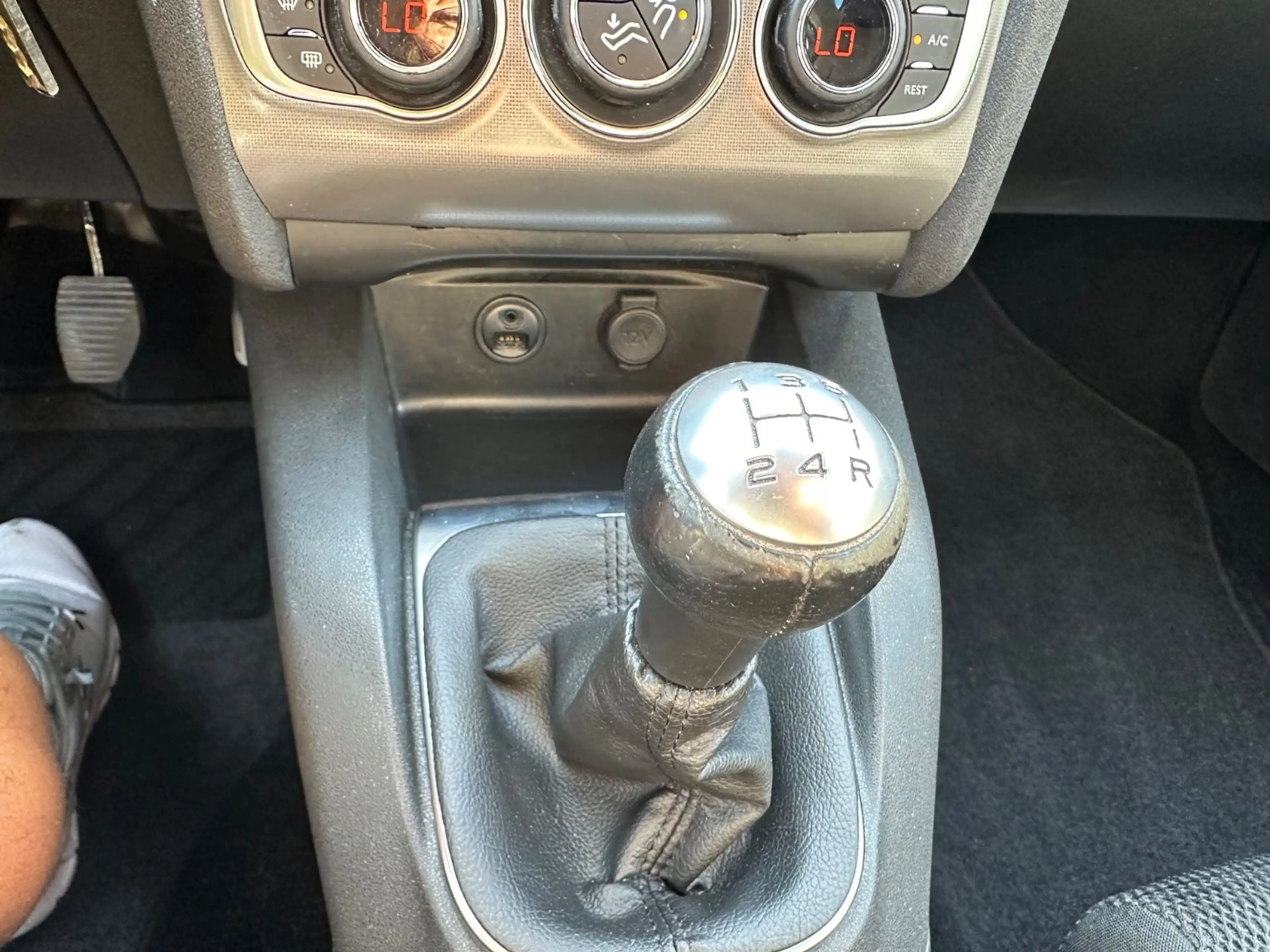 Citroen C4 Lim. Navi/PDC/AHK — photo 13