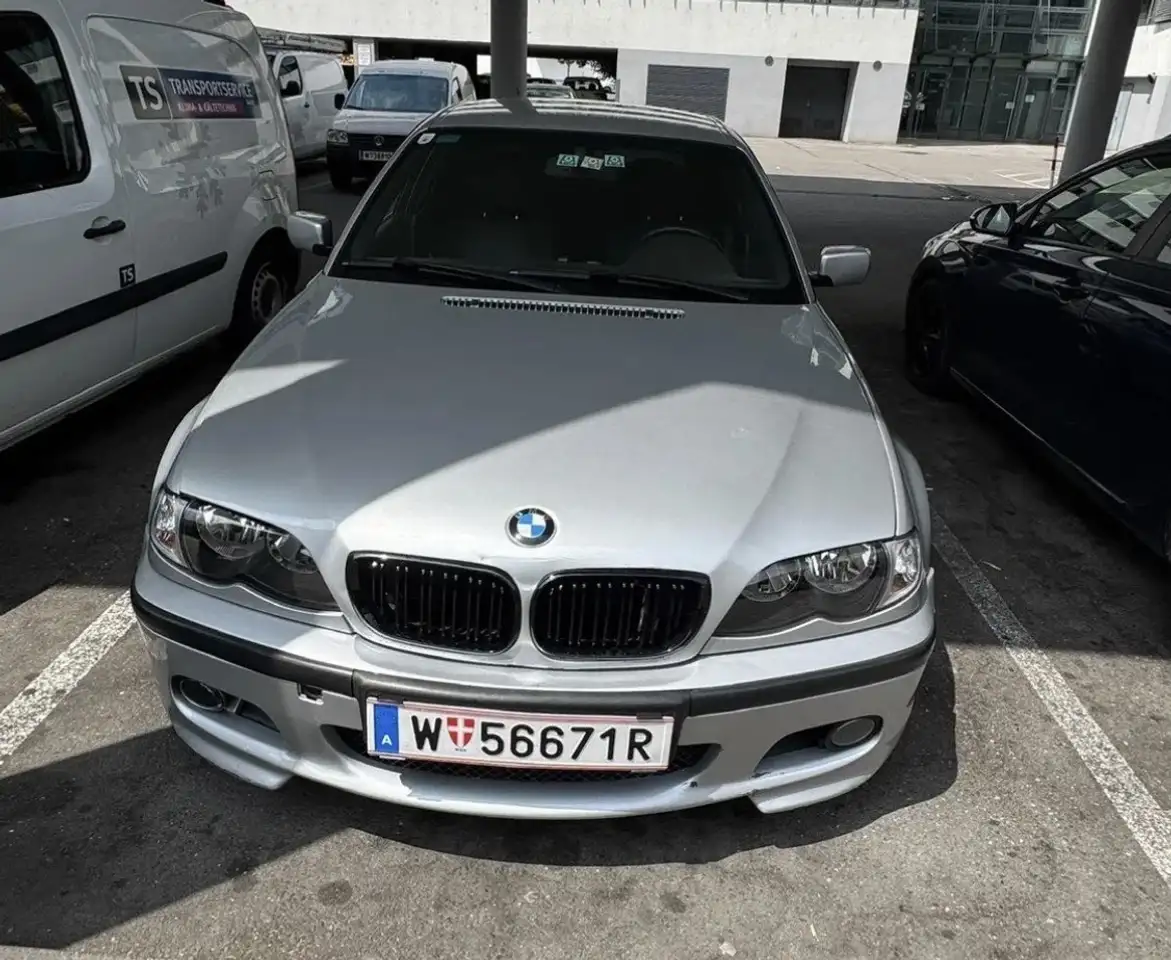 BMW 330