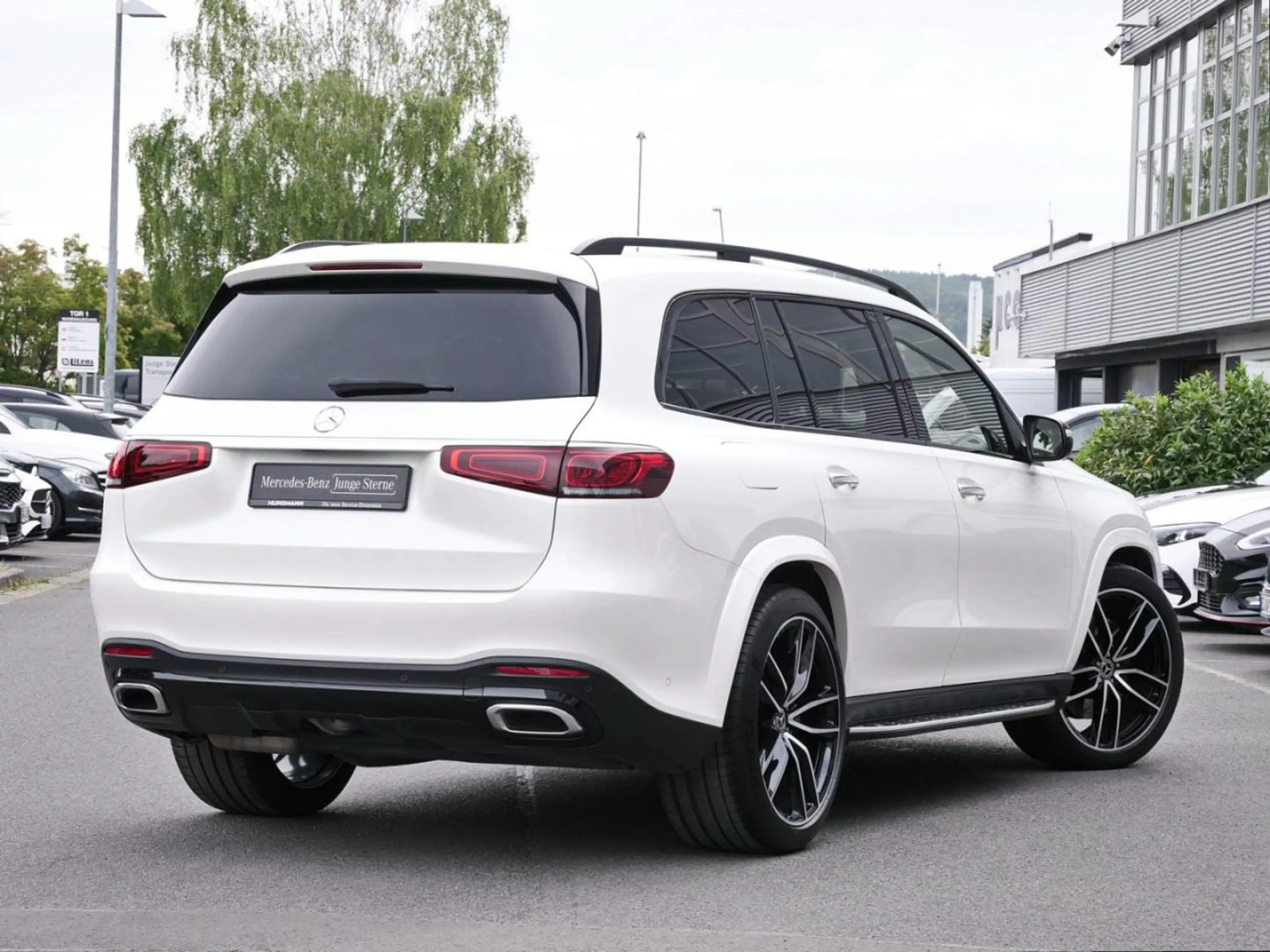 Mercedes-Benz GLS 400 d 4M AMG Night Panorama Standhzg 360° — photo 3