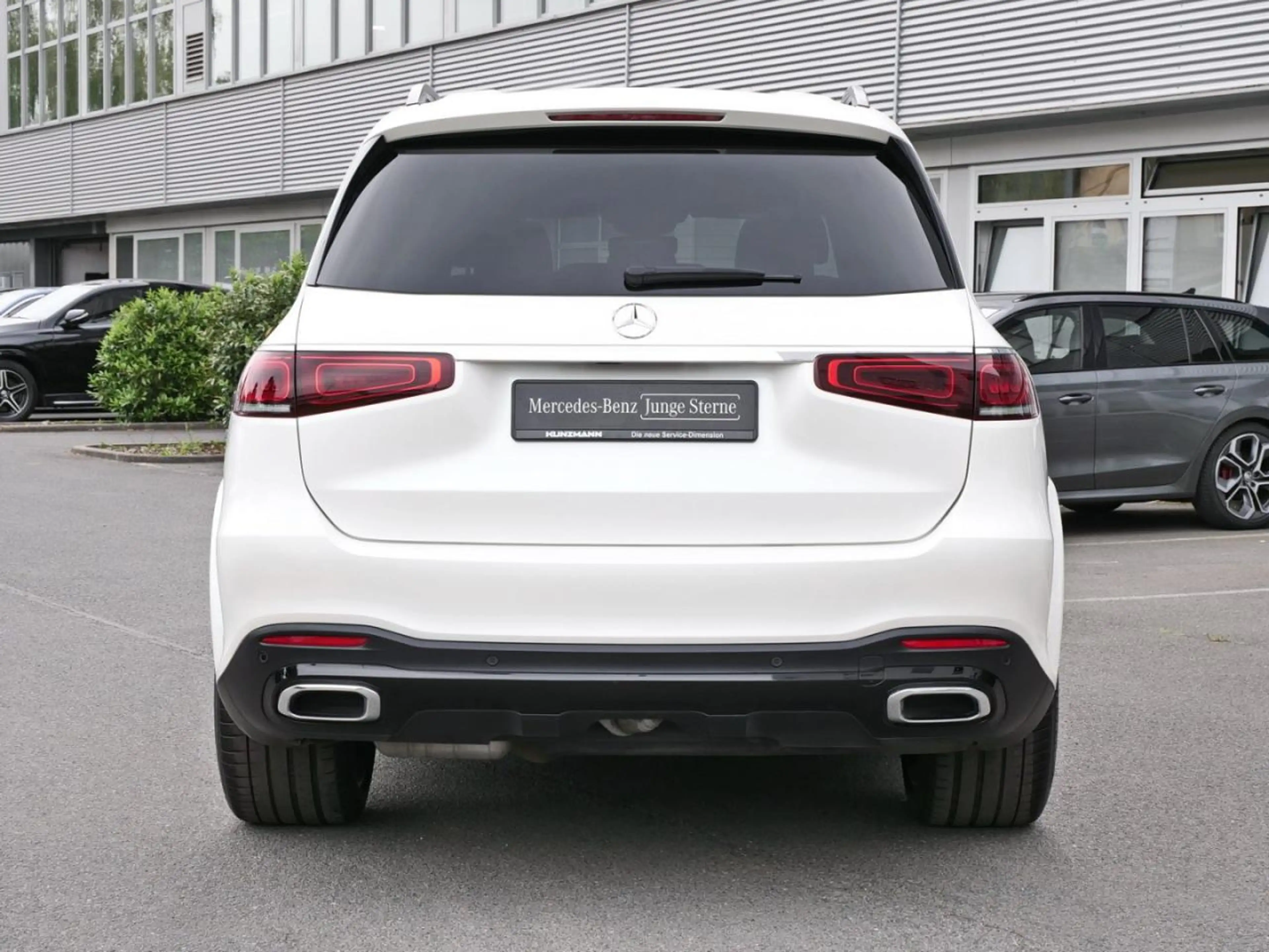 Mercedes-Benz GLS 400 d 4M AMG Night Panorama Standhzg 360° — photo 4