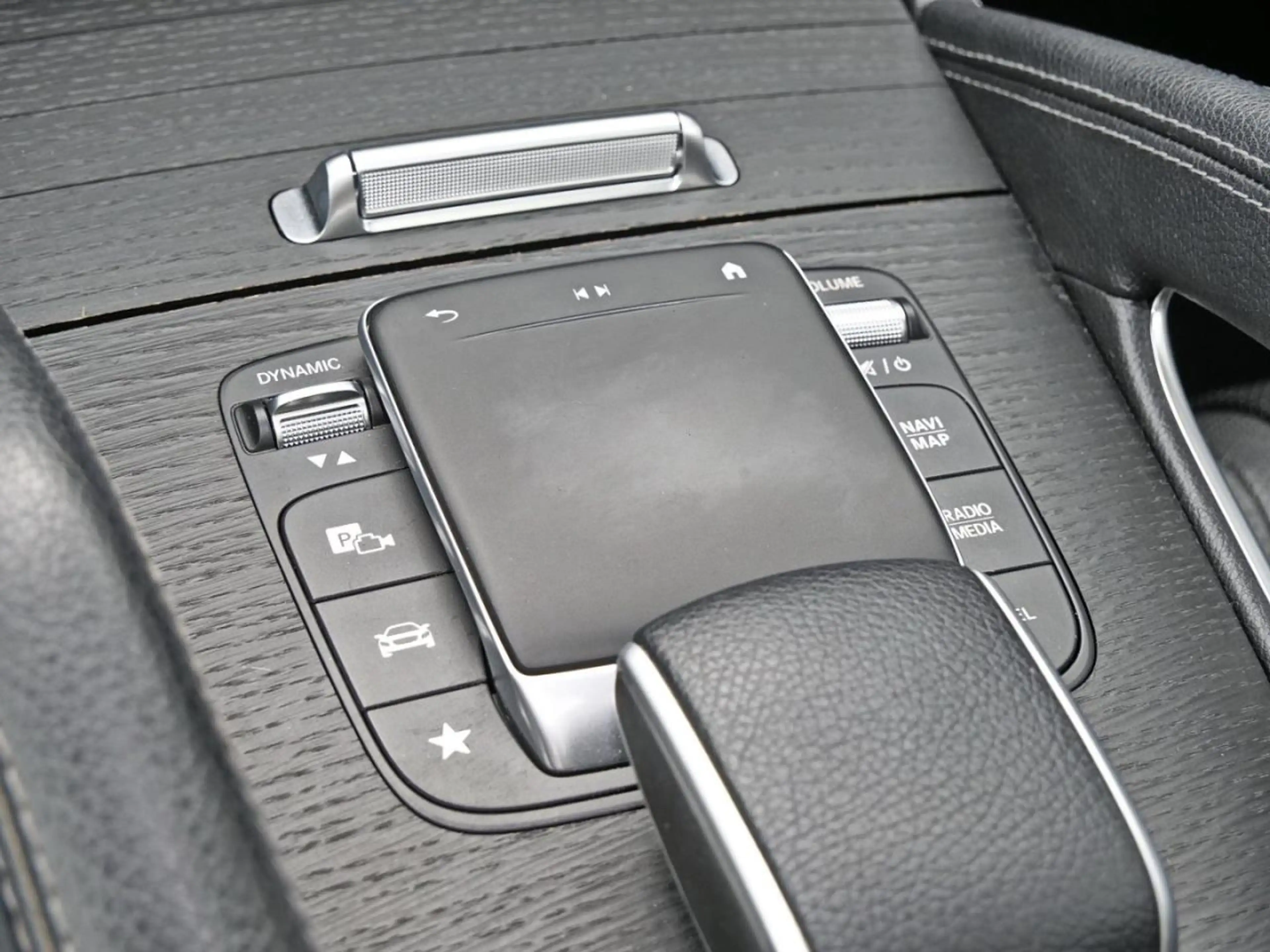 Mercedes-Benz GLS 400 d 4M AMG Night Panorama Standhzg 360° — photo 15