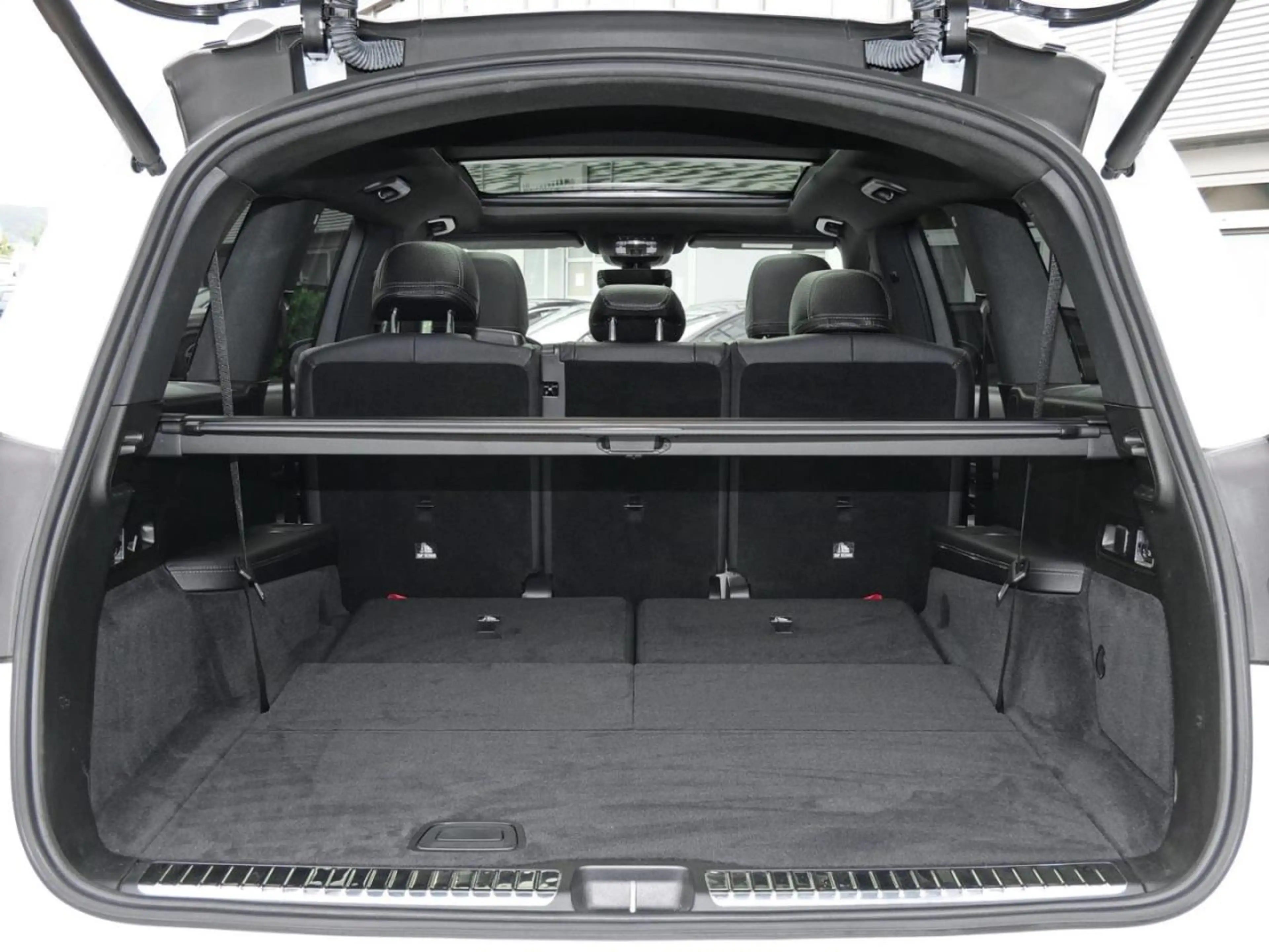 Mercedes-Benz GLS 400 d 4M AMG Night Panorama Standhzg 360° — photo 5