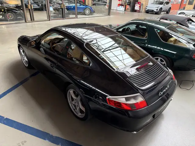 Porsche 996 view 7