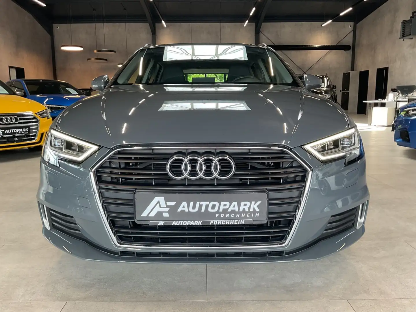 Audi A3 Sportback 1.4 TSI sport LED Navi Sitzh. PDC Grau - 2