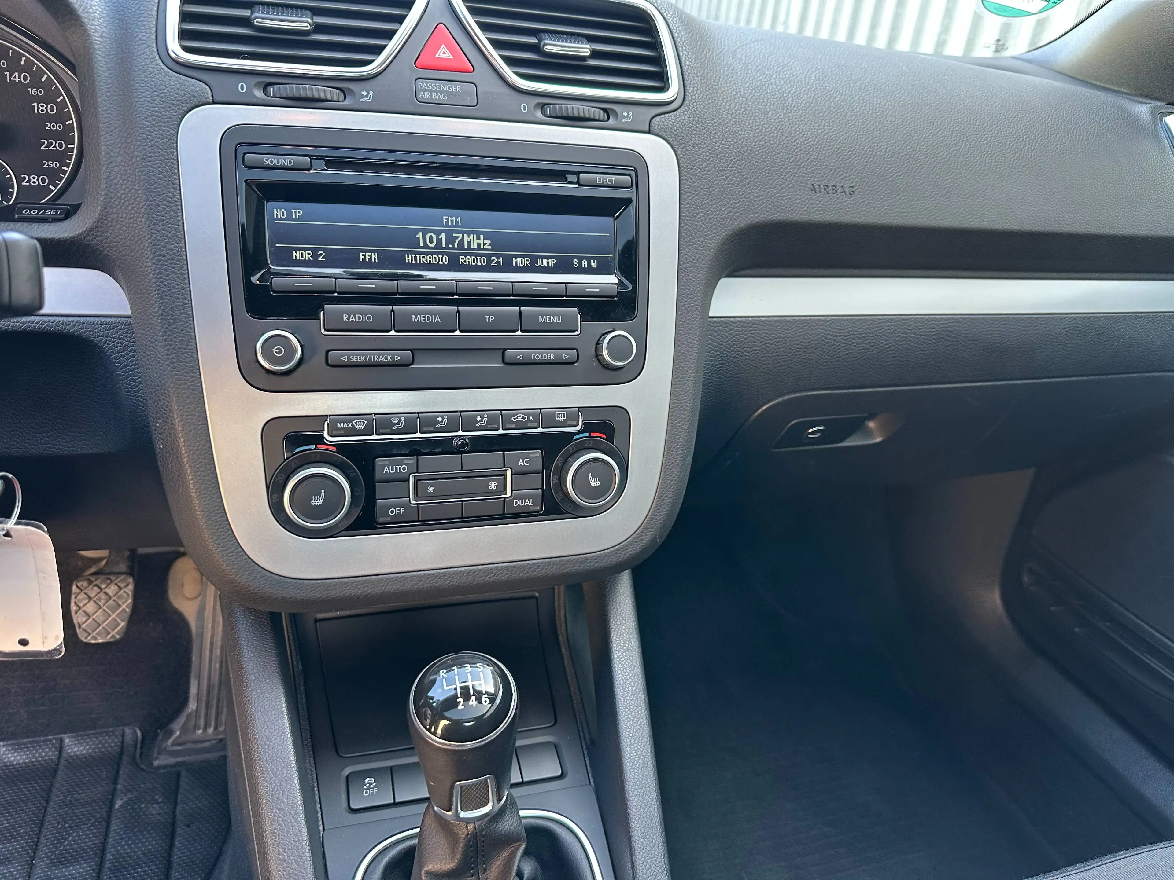 Volkswagen Eos Basis — photo 13