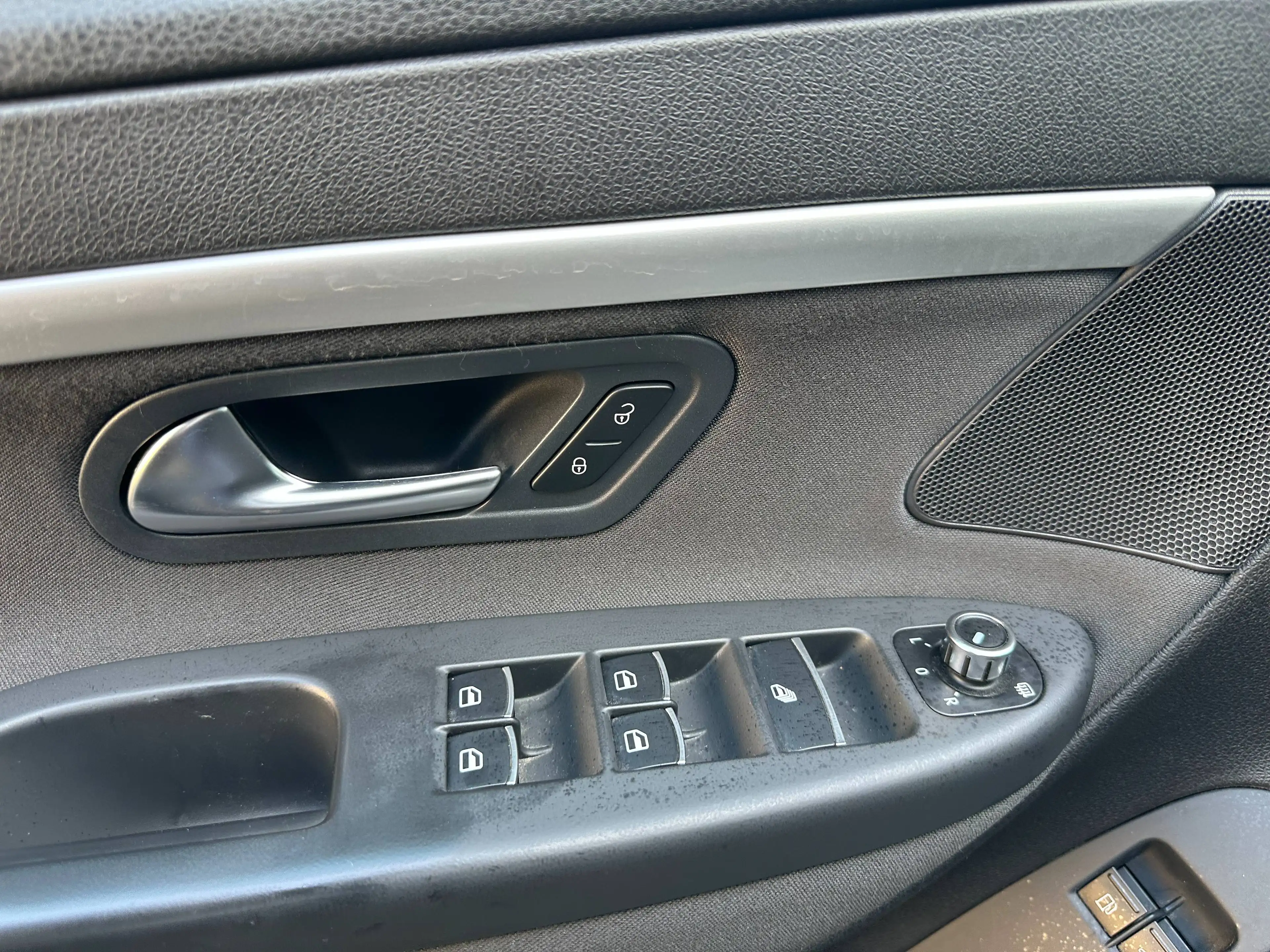 Volkswagen Eos Basis — photo 11