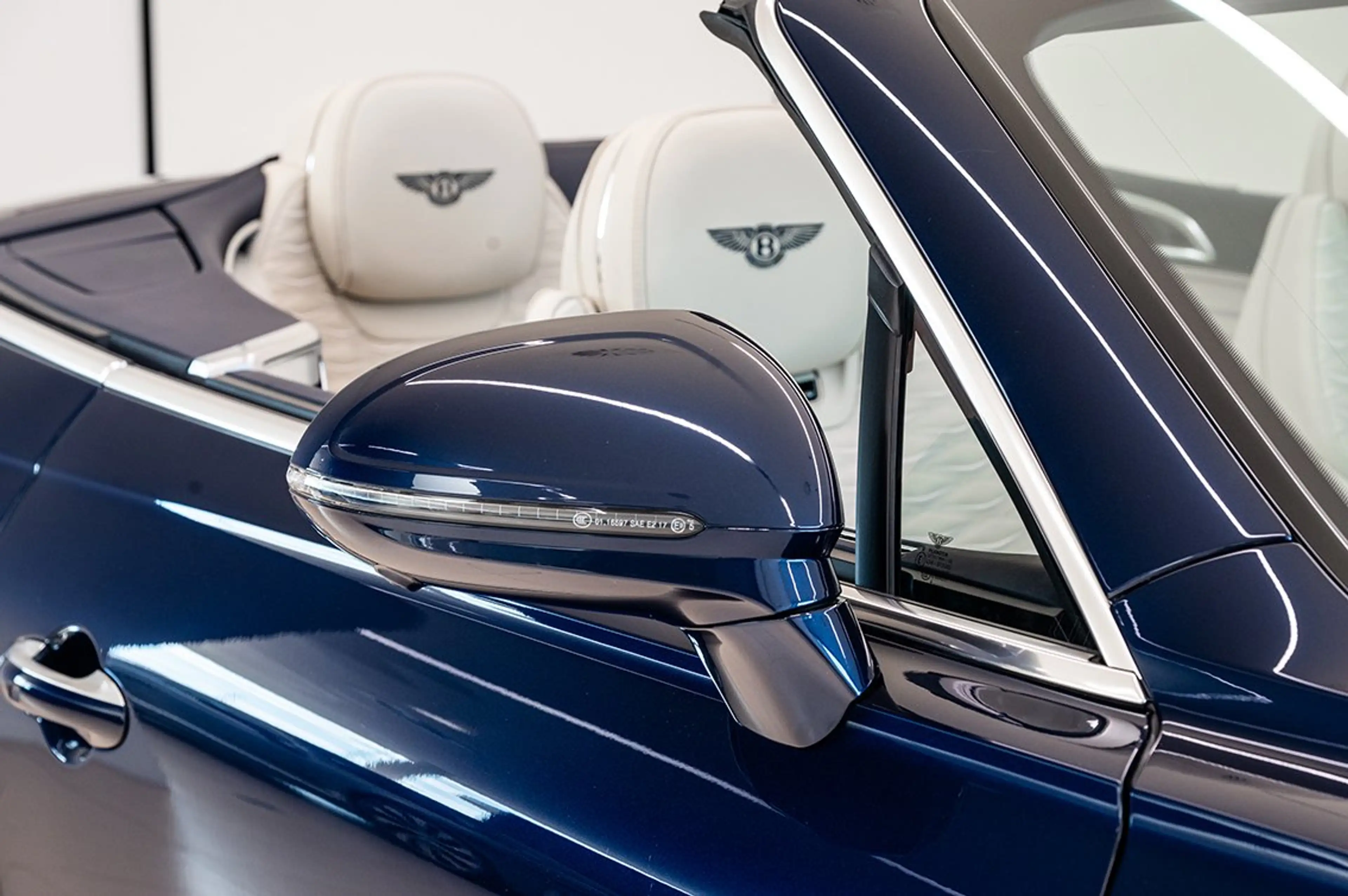 Bentley Continental GTC New Continental GTC Mulliner Hybrid — photo 11
